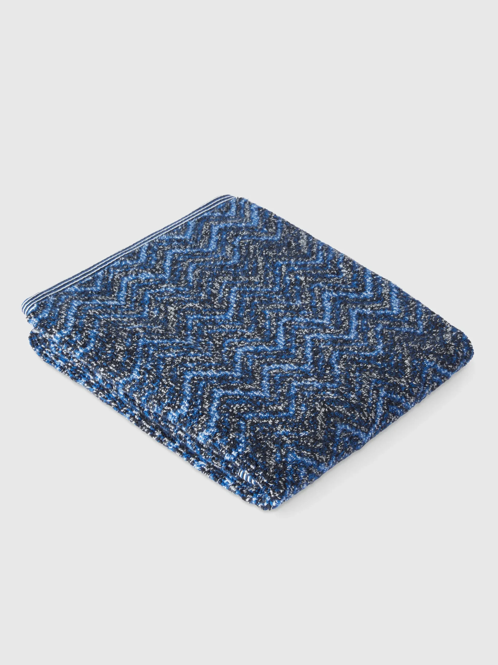 Azul 115x70 cm towel in cotton terry with chevron pattern