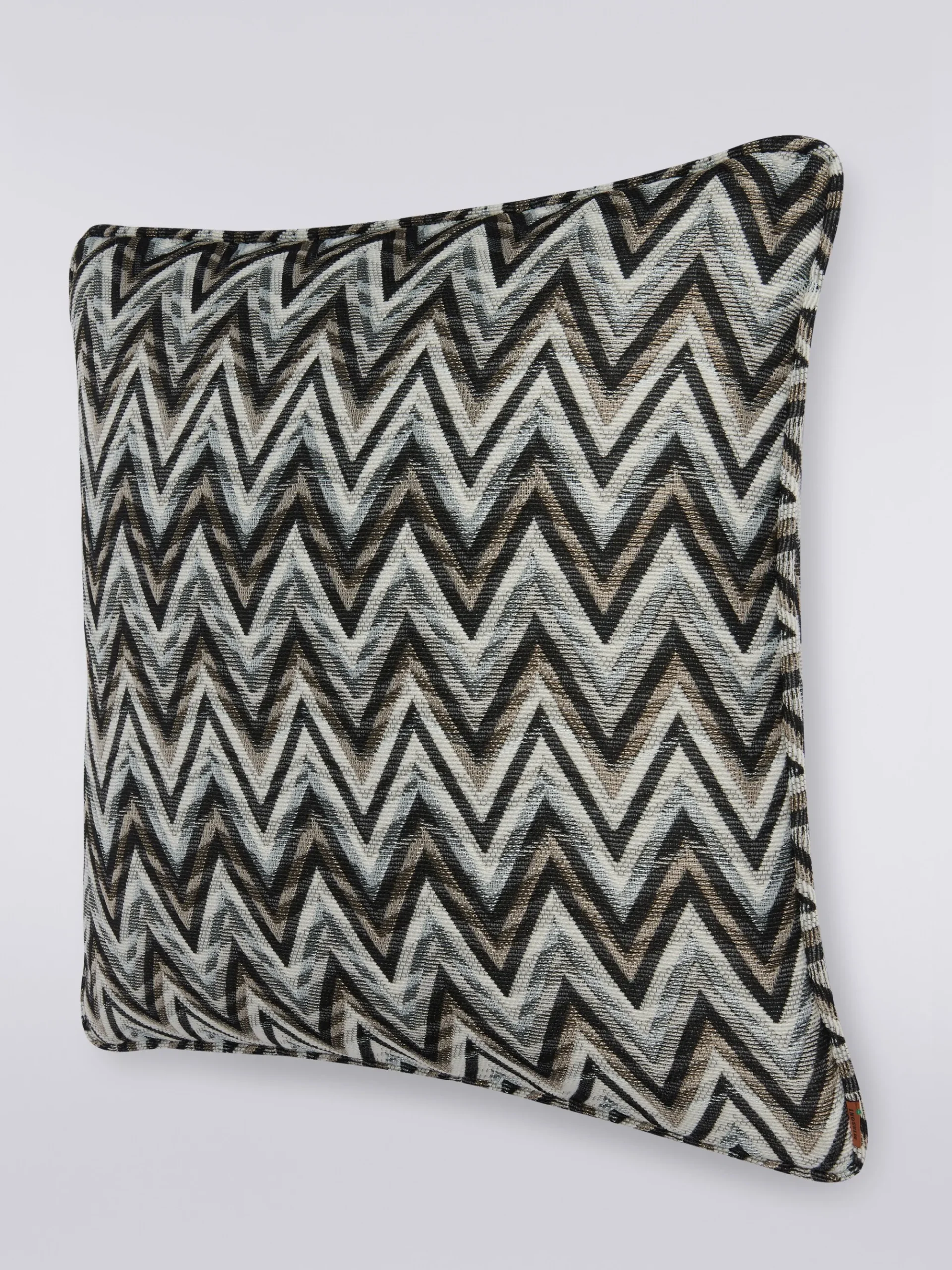 Bleatched Cushion 60X60
