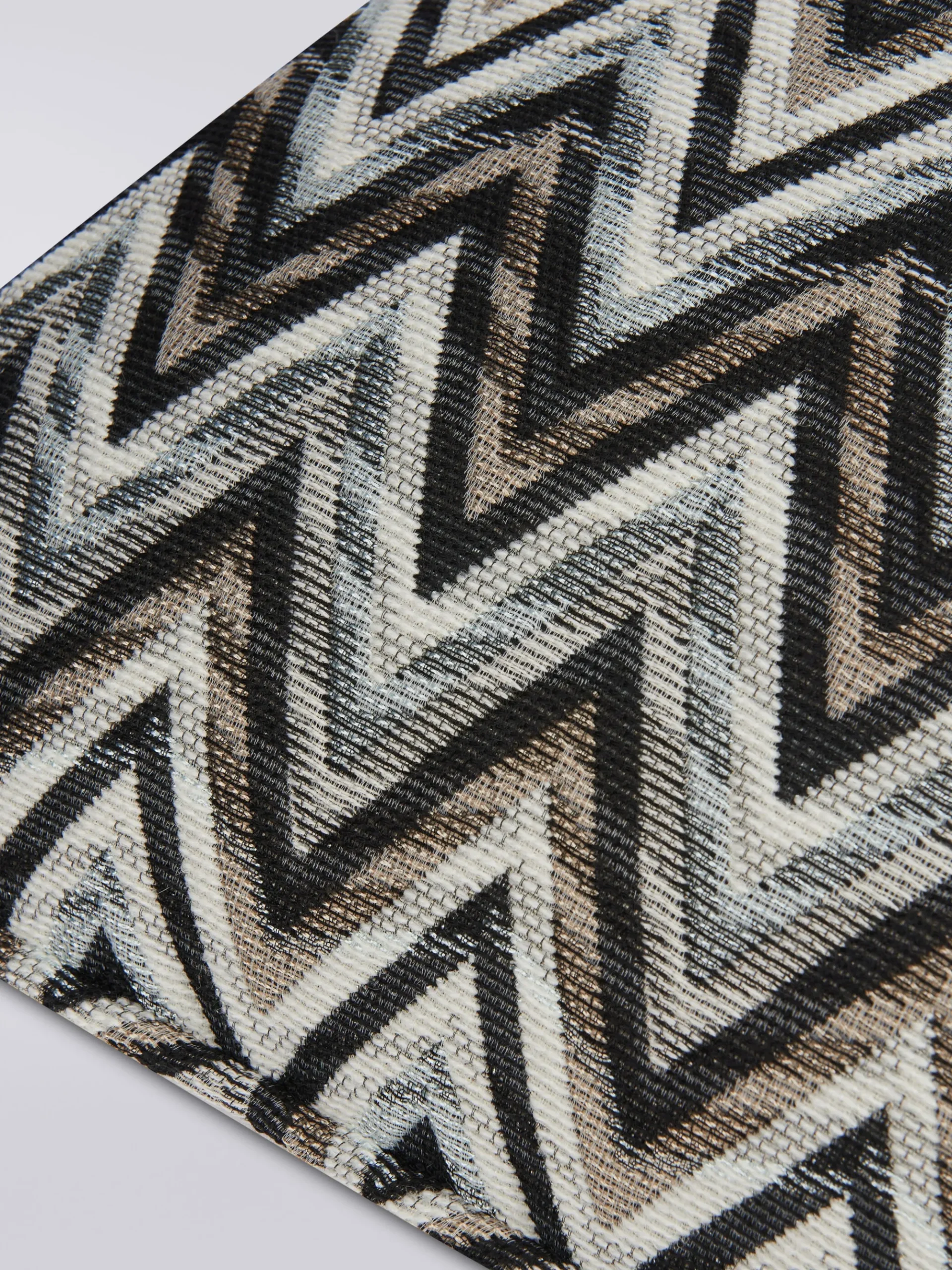 Bleatched Cushion 60X60
