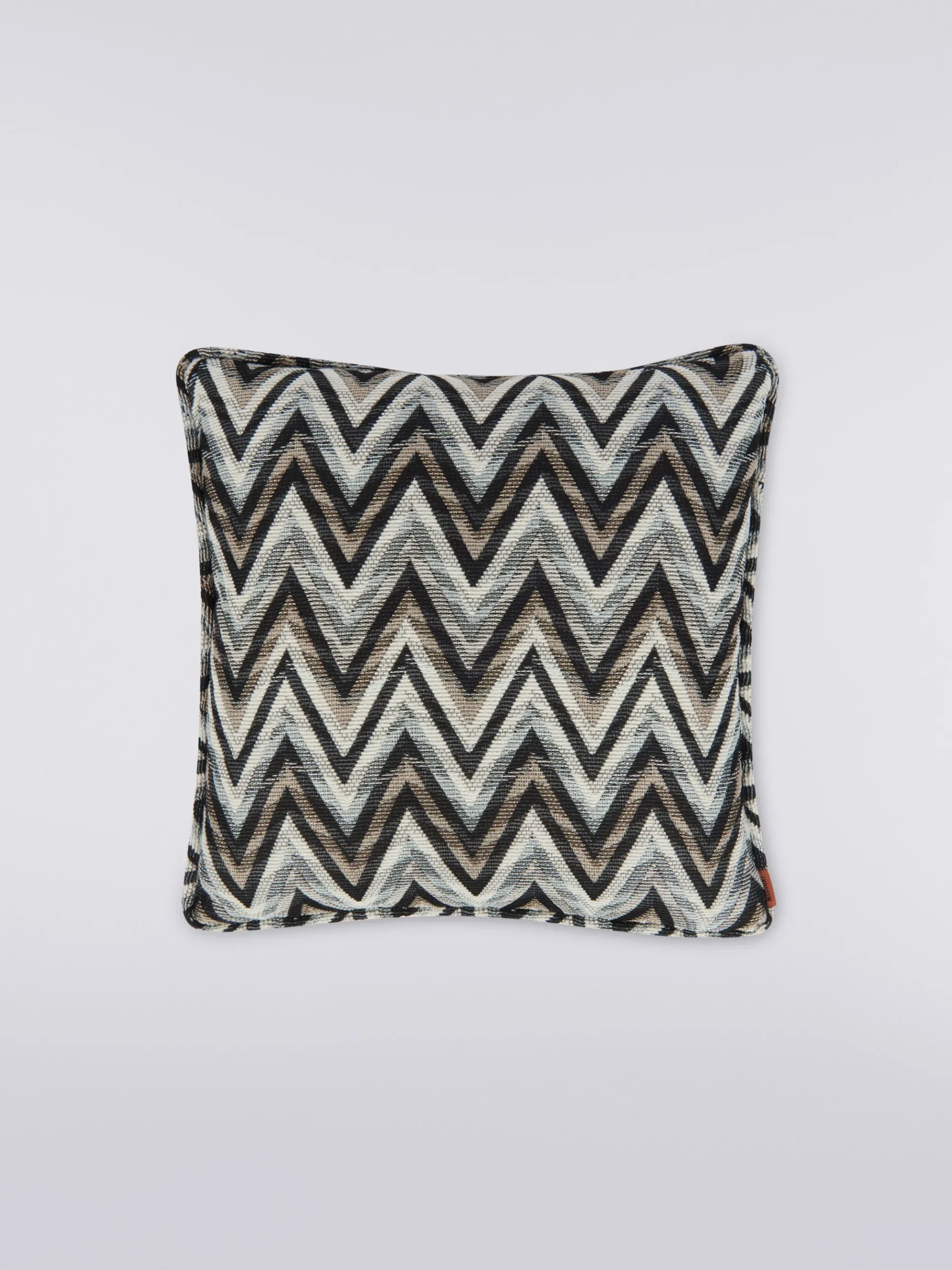 Bleatched 40x40 cm 3D effect chevron cushion