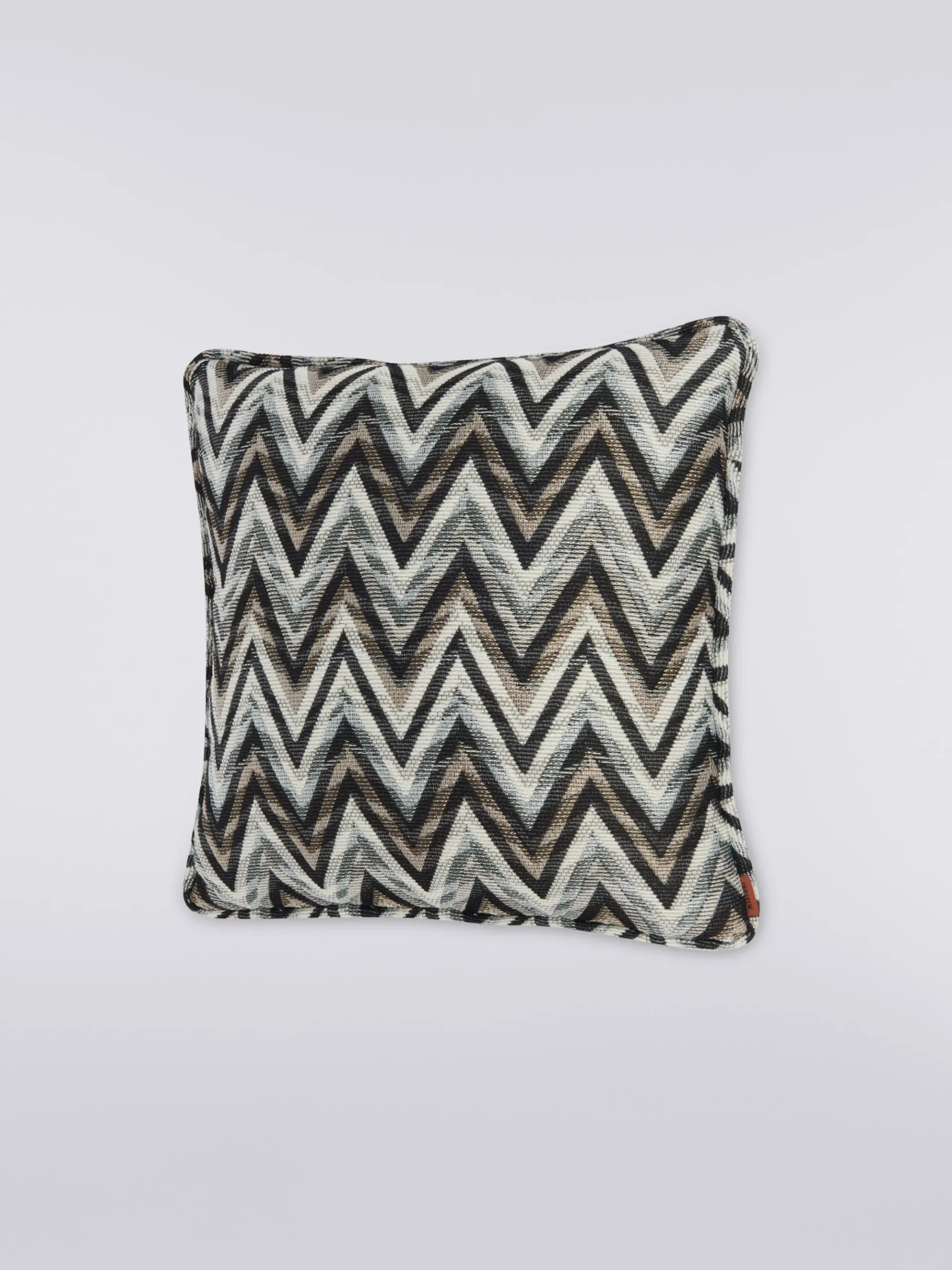 Bleatched 40x40 cm 3D effect chevron cushion