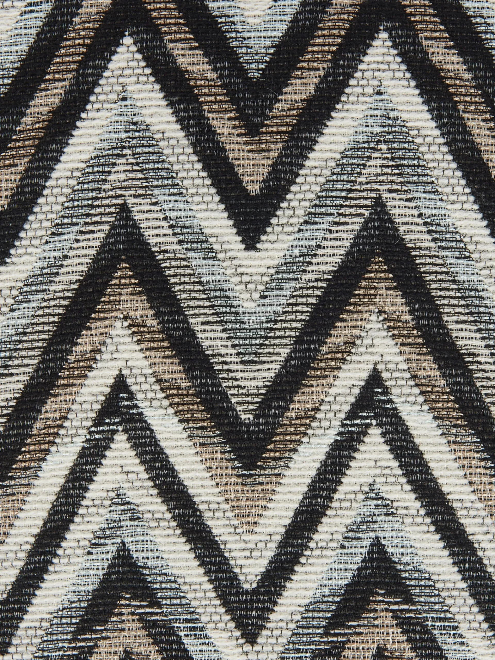 Bleatched 40x40 cm 3D effect chevron cushion