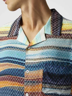 Bowling shirt with gradient zig zag print and breast pocket
