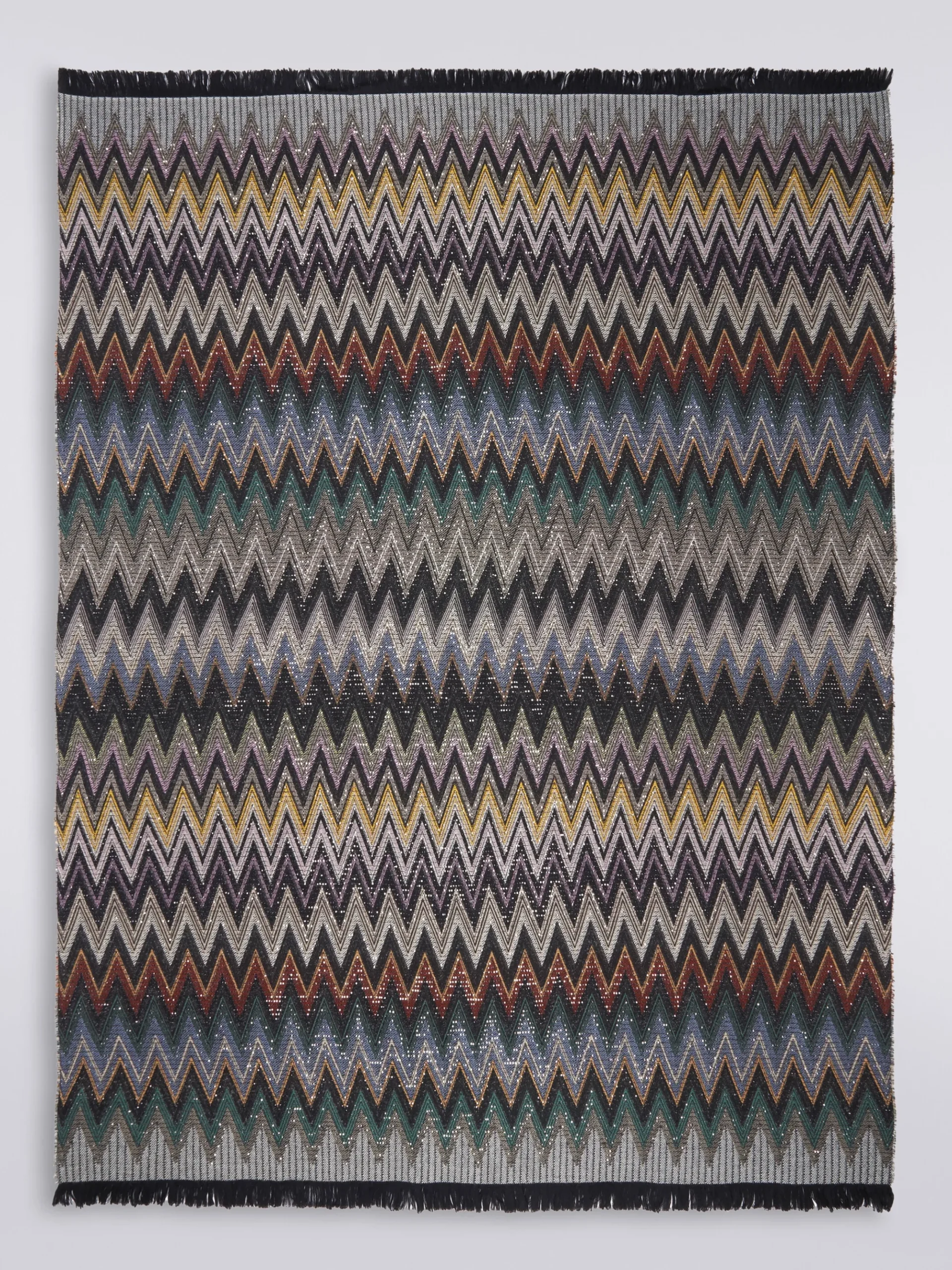Chen 140x200 cm wool blend zigzag plaid blanket with sequins