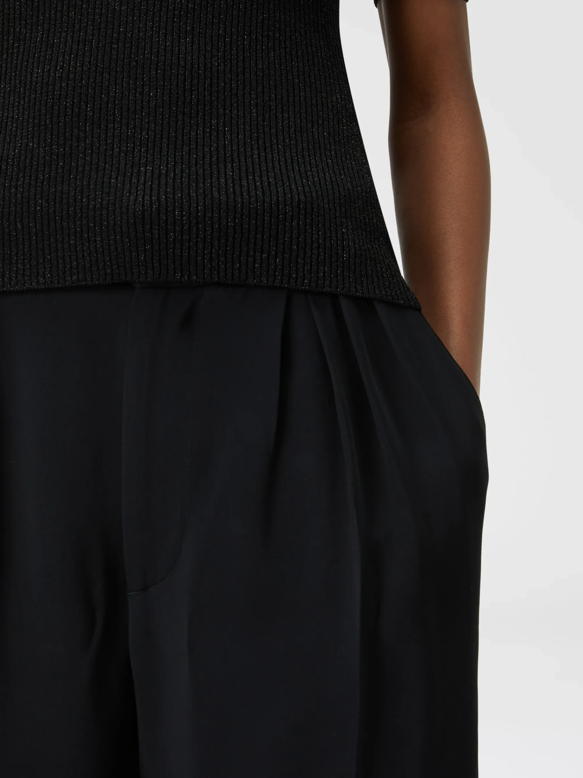Classic viscose Bermuda shorts with chevron insert