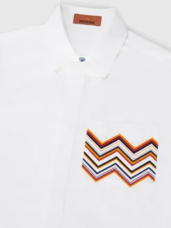 Cotton shirt with zigzag detail on the breast pocket