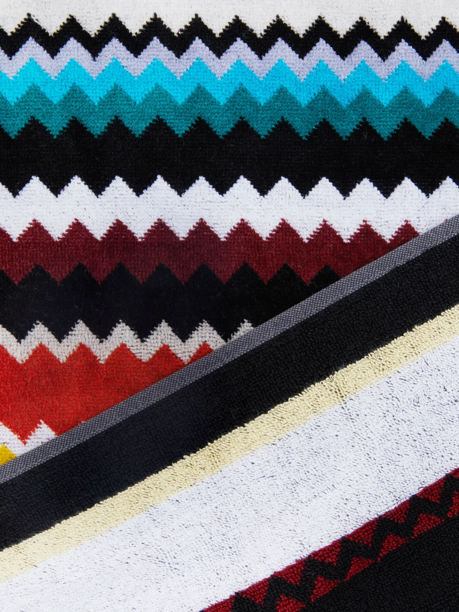 Curt 100x180 cm beach towel in zigzag cotton terry cloth