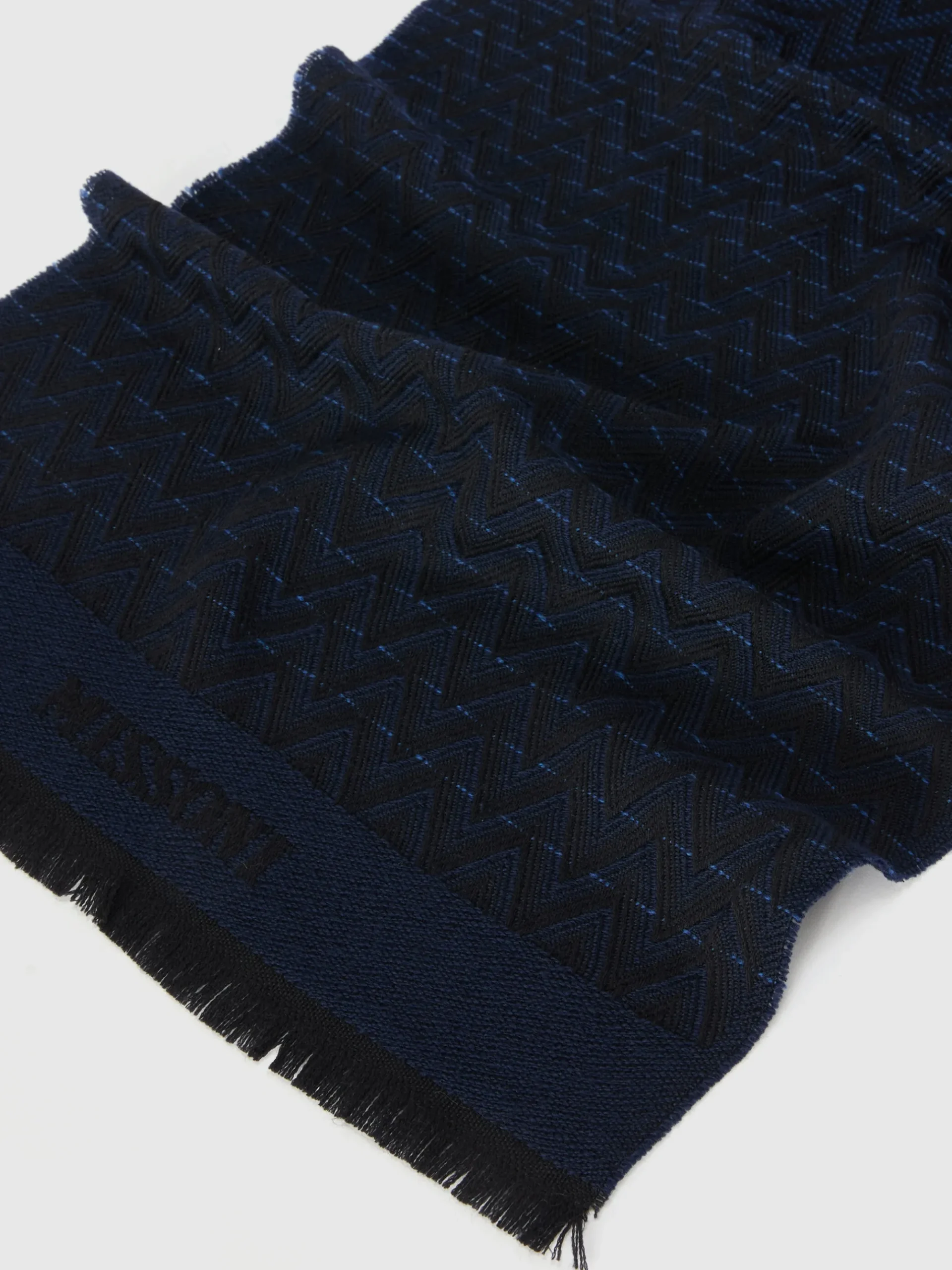 Double-sided zigzag wool scarf