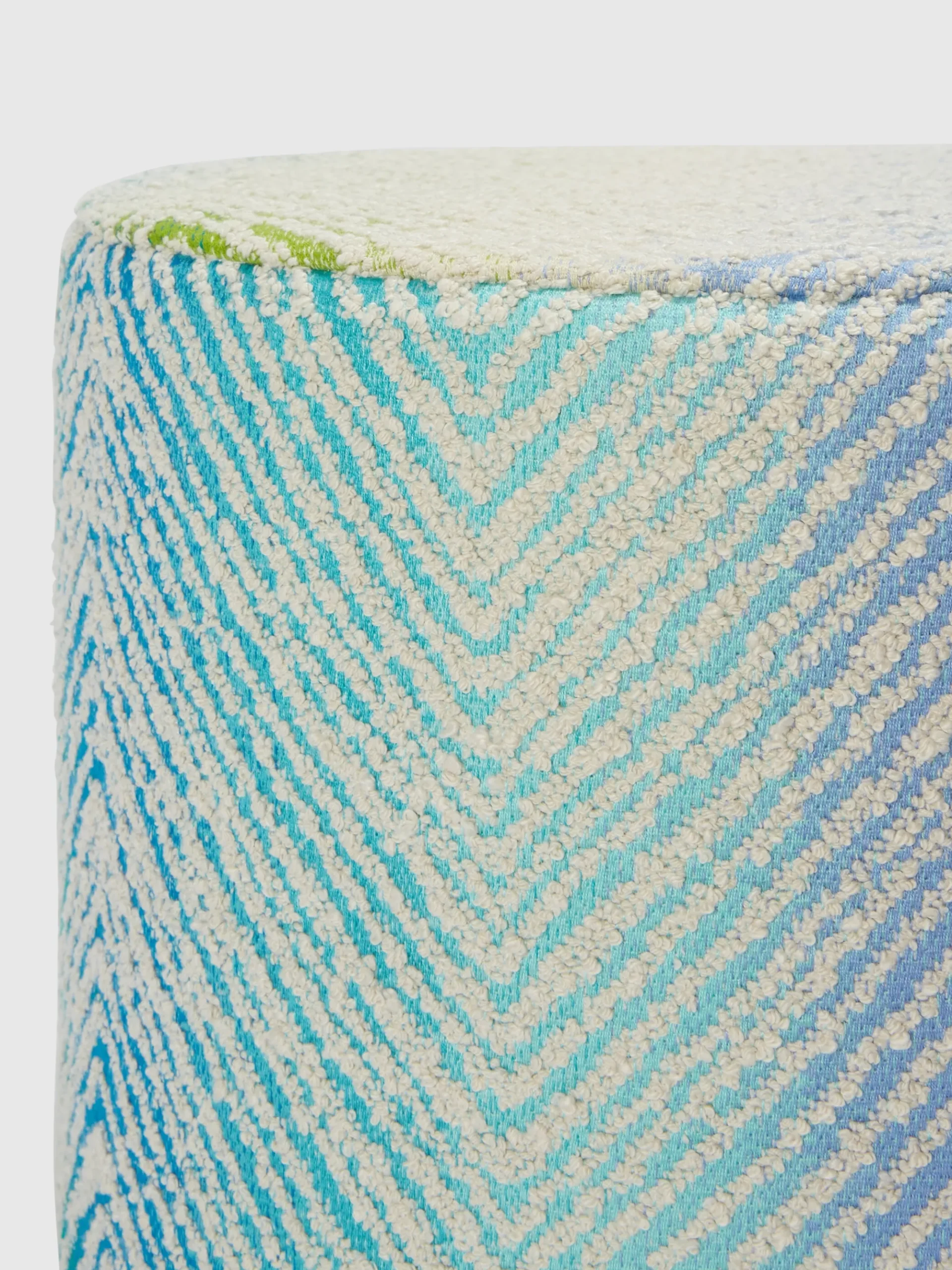 Island 40x30 cm cylindrical outdoor pouffe zigzag bouclé