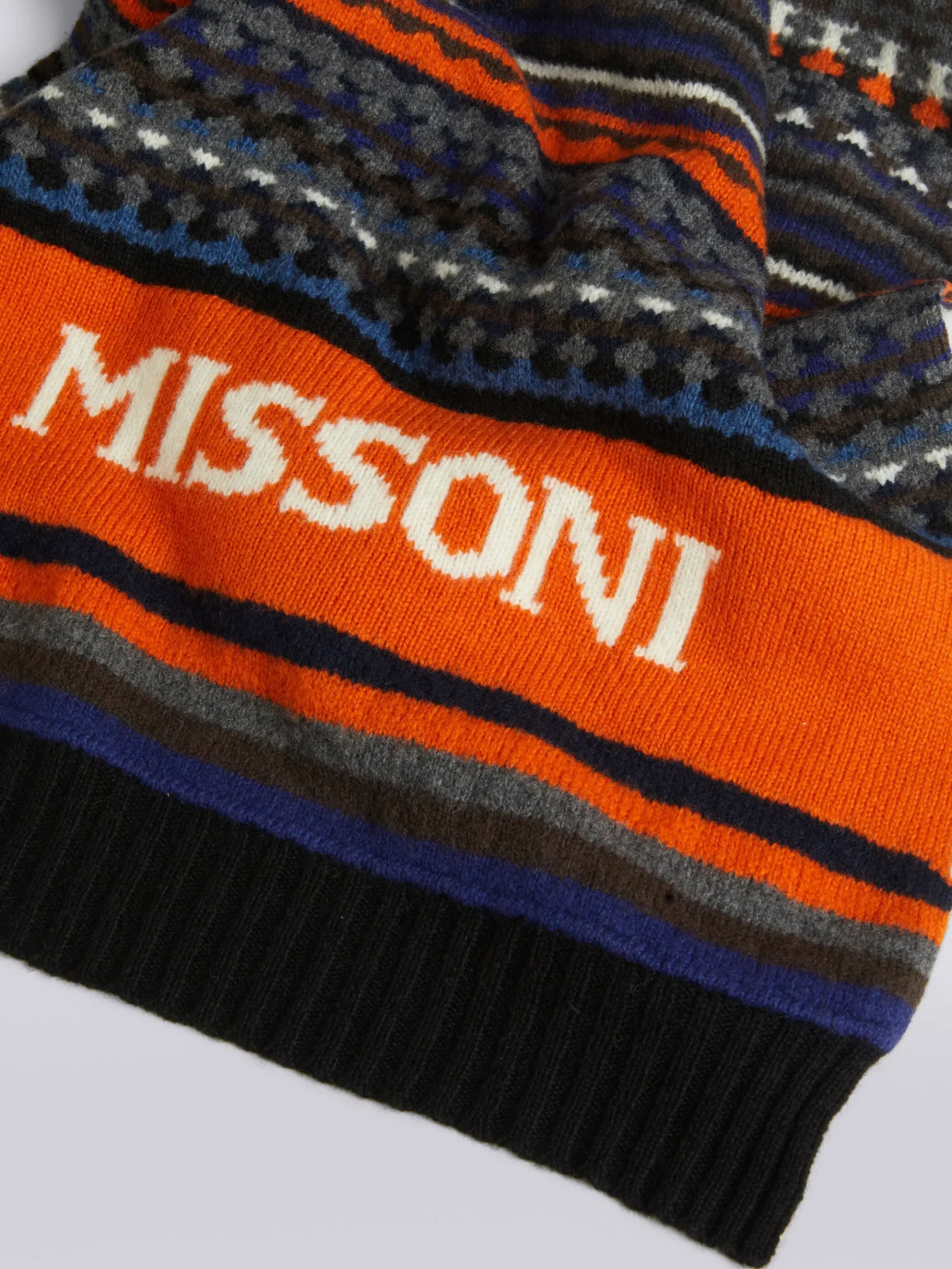 Jacquard wool scarf with logo