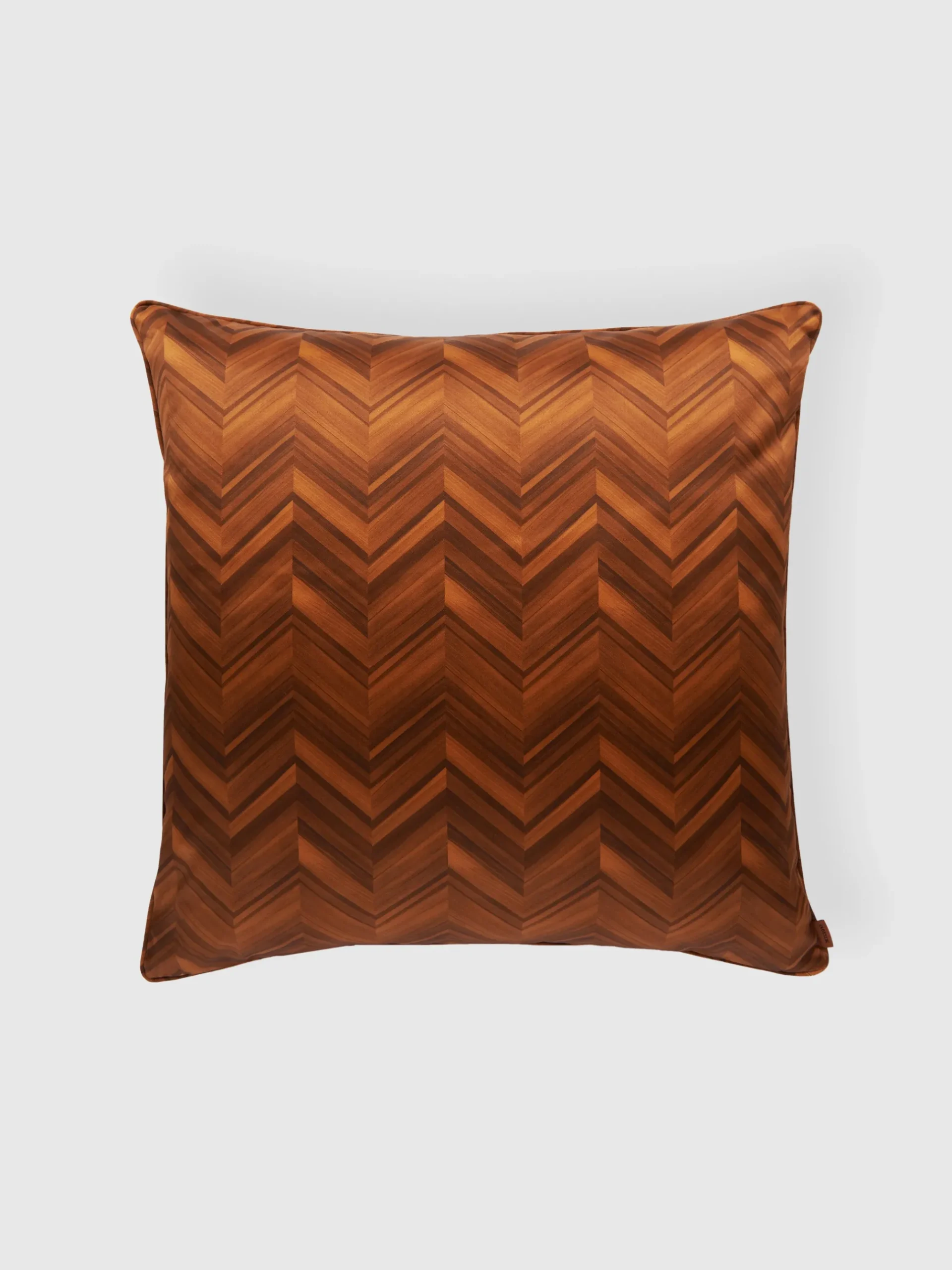 Layers 60x60 cm cotton sateen chevron cushion