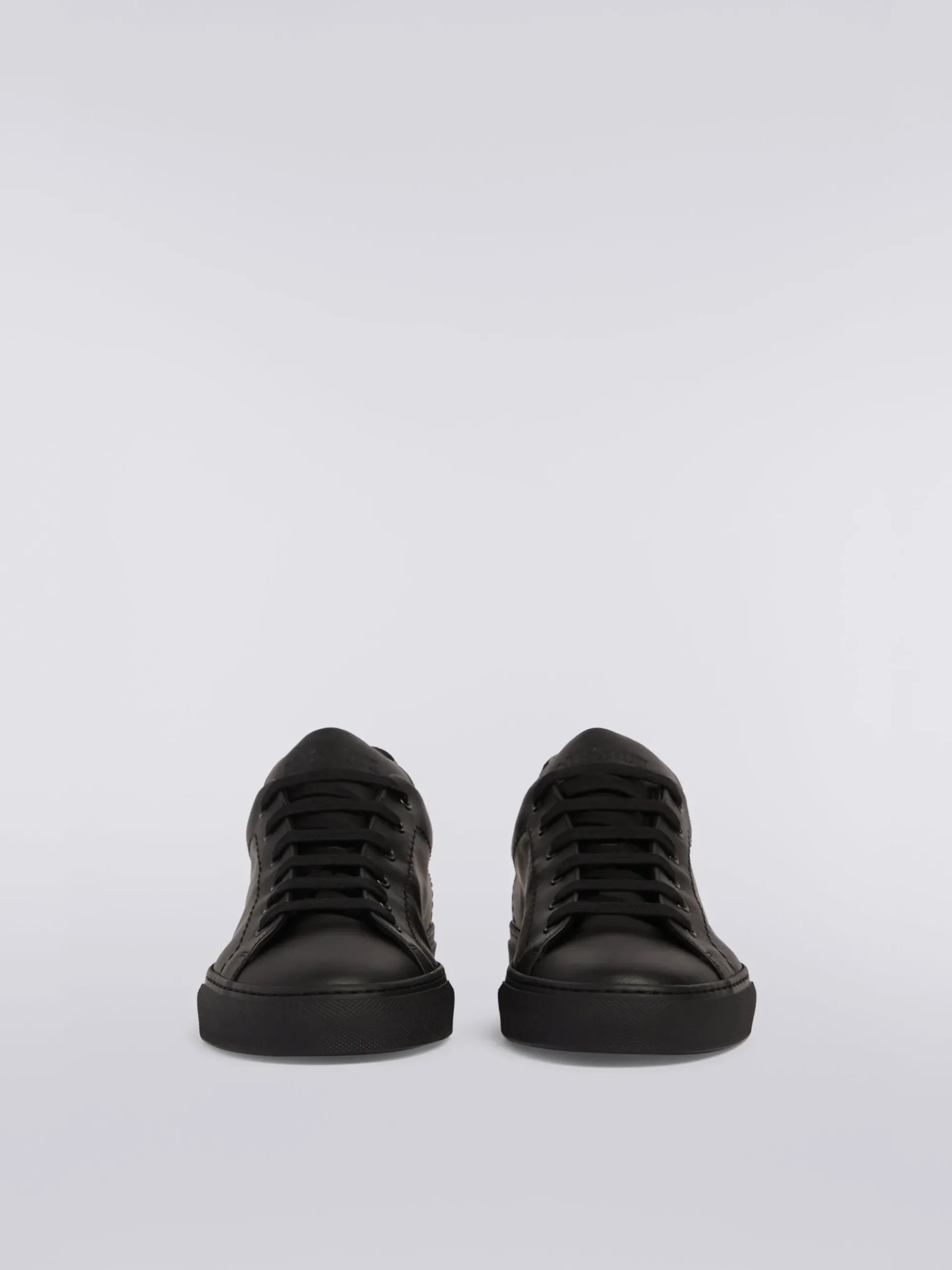 Leather trainers with slub insert