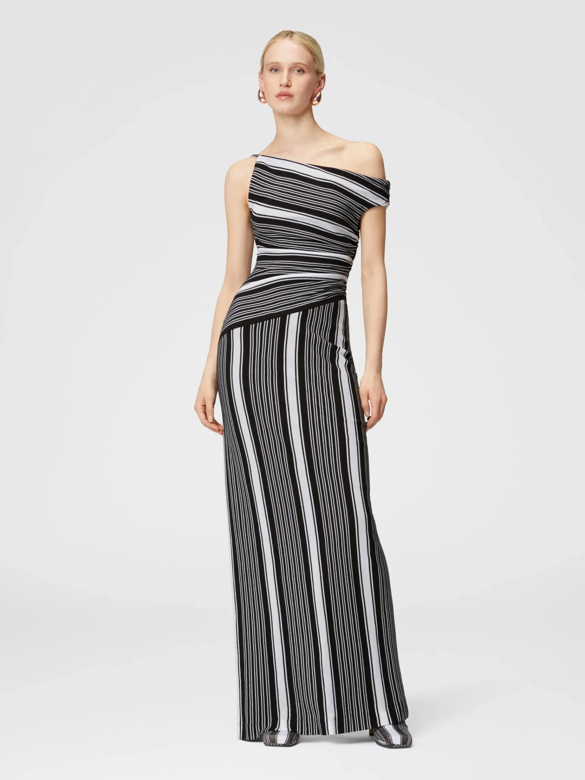 Long cotton and viscose dress with asymmetrical neckline