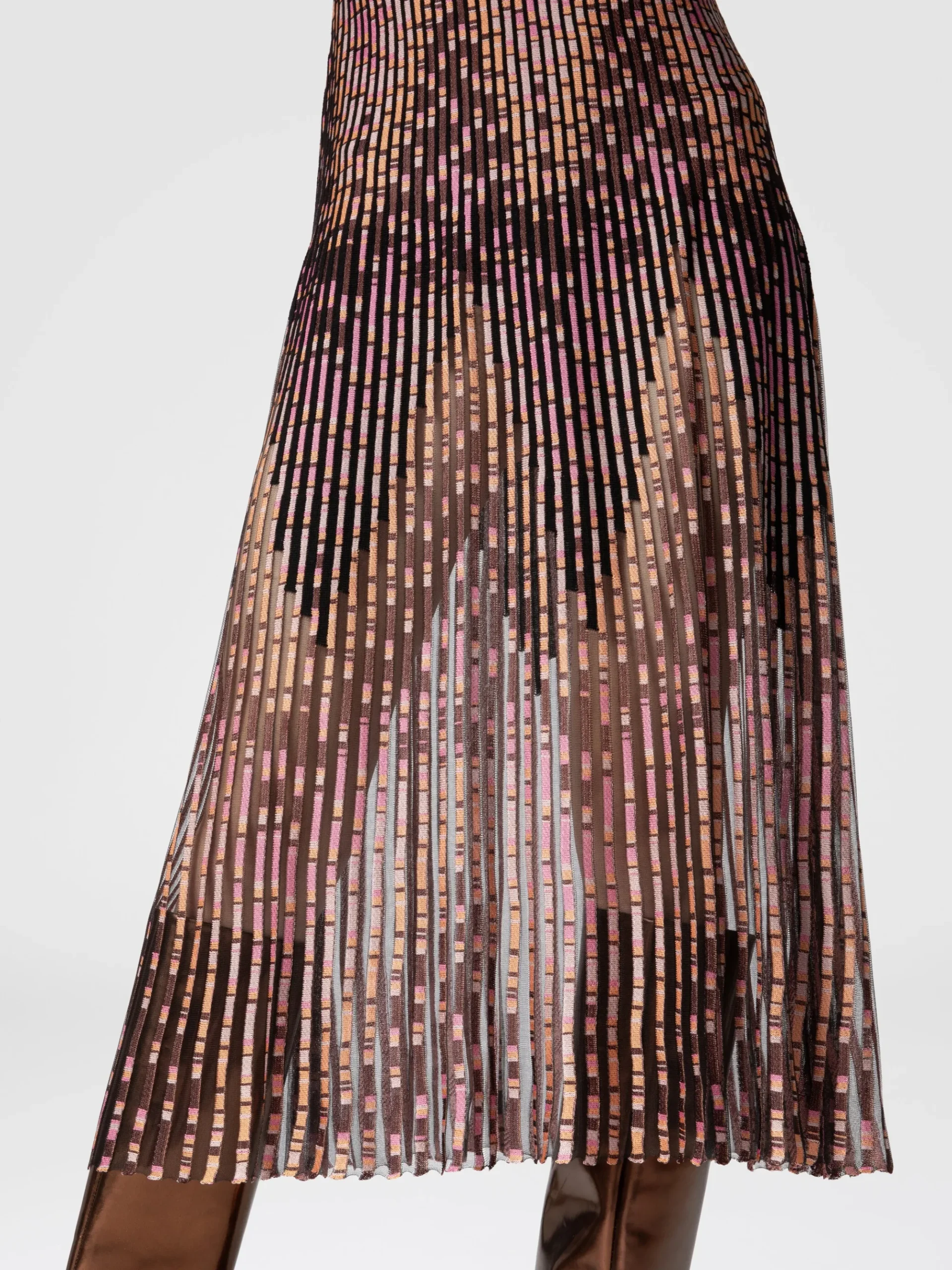 Long dress with partial zigzag pattern