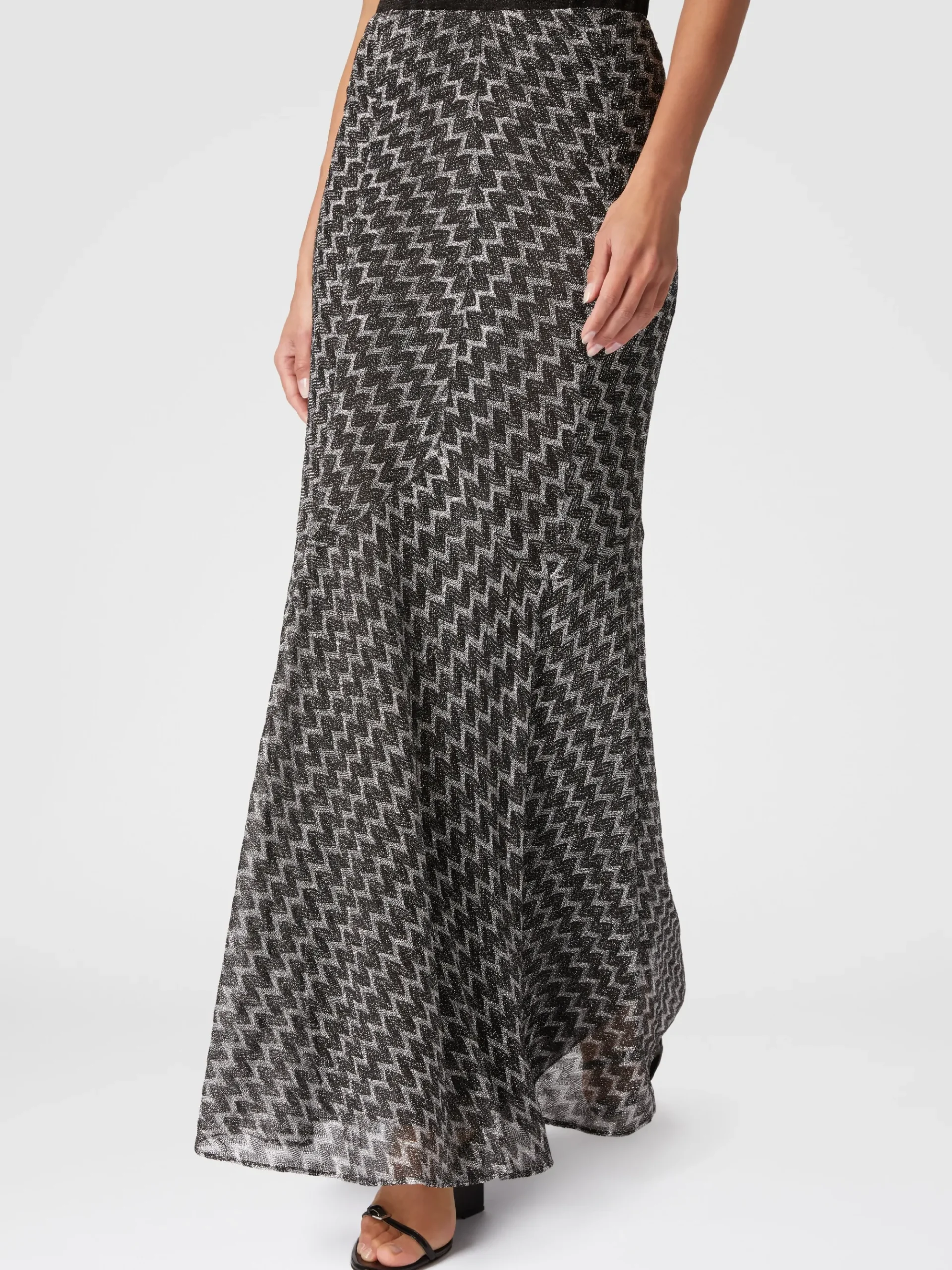 Long flared skirt in zig zag lamé viscose blend