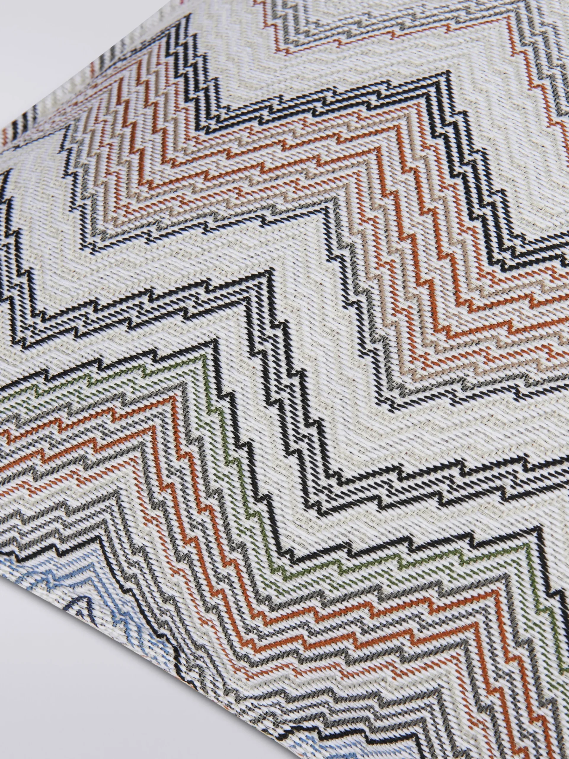 Milano 60x60 cm cushion with knitted effect