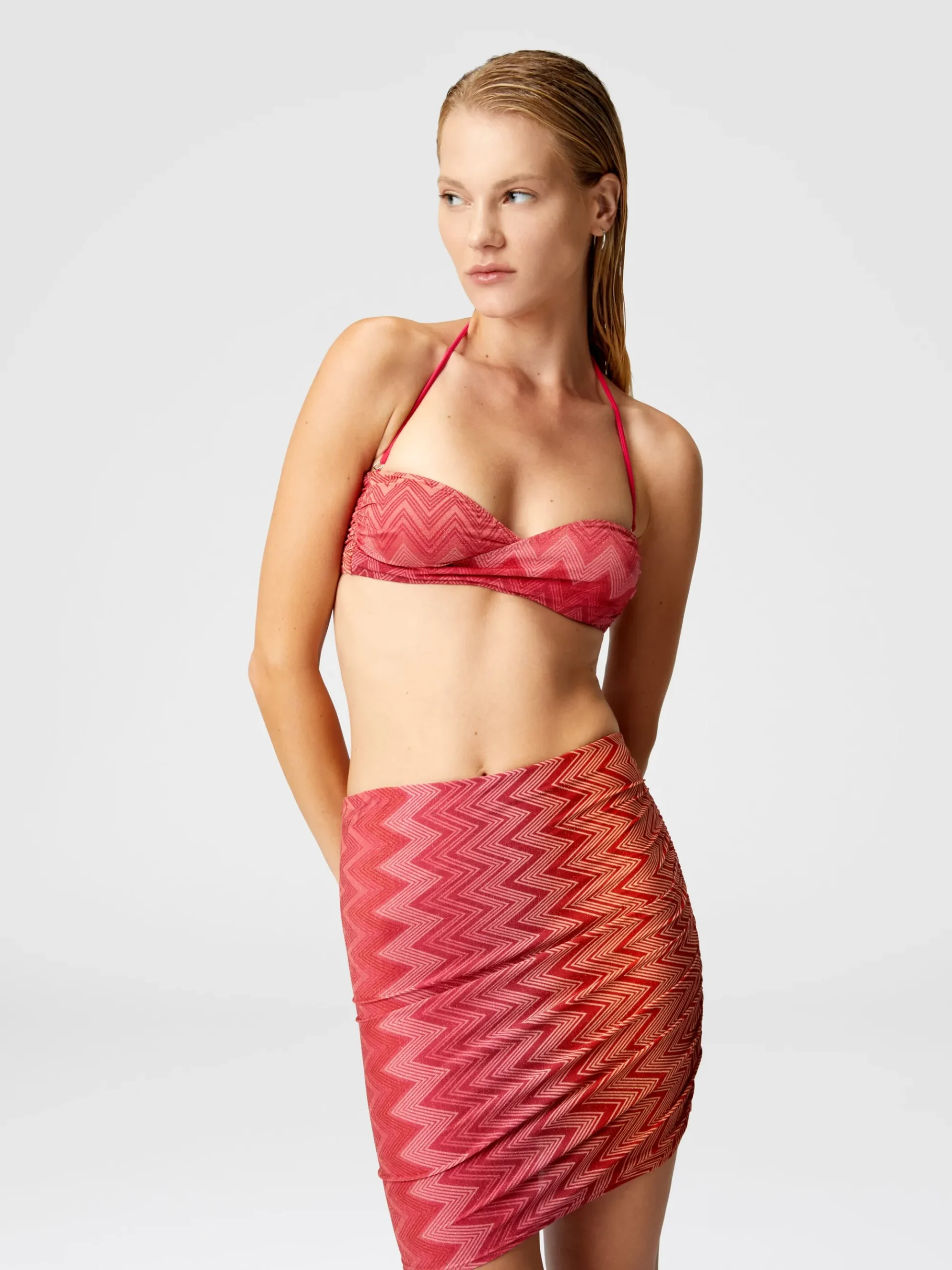 Minskirt cover-up in stretch nylon zig zag lamé