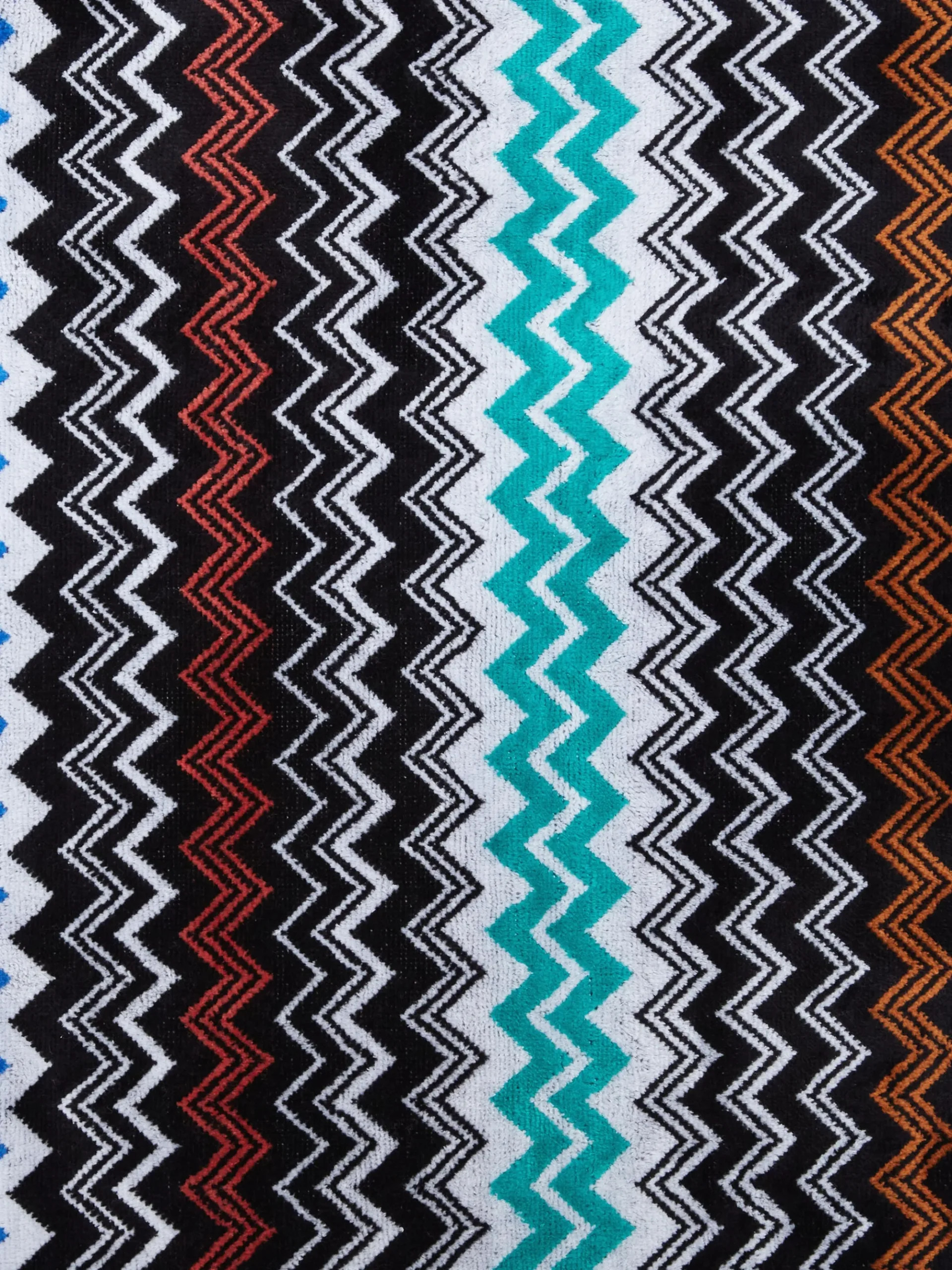 Neoclassic 2-piece bath towel set in cotton terry with zigzag pattern