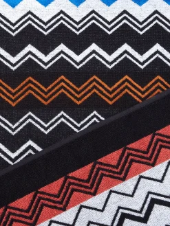 Neoclassic 180x100 cm beach towel in zigzag cotton terry
