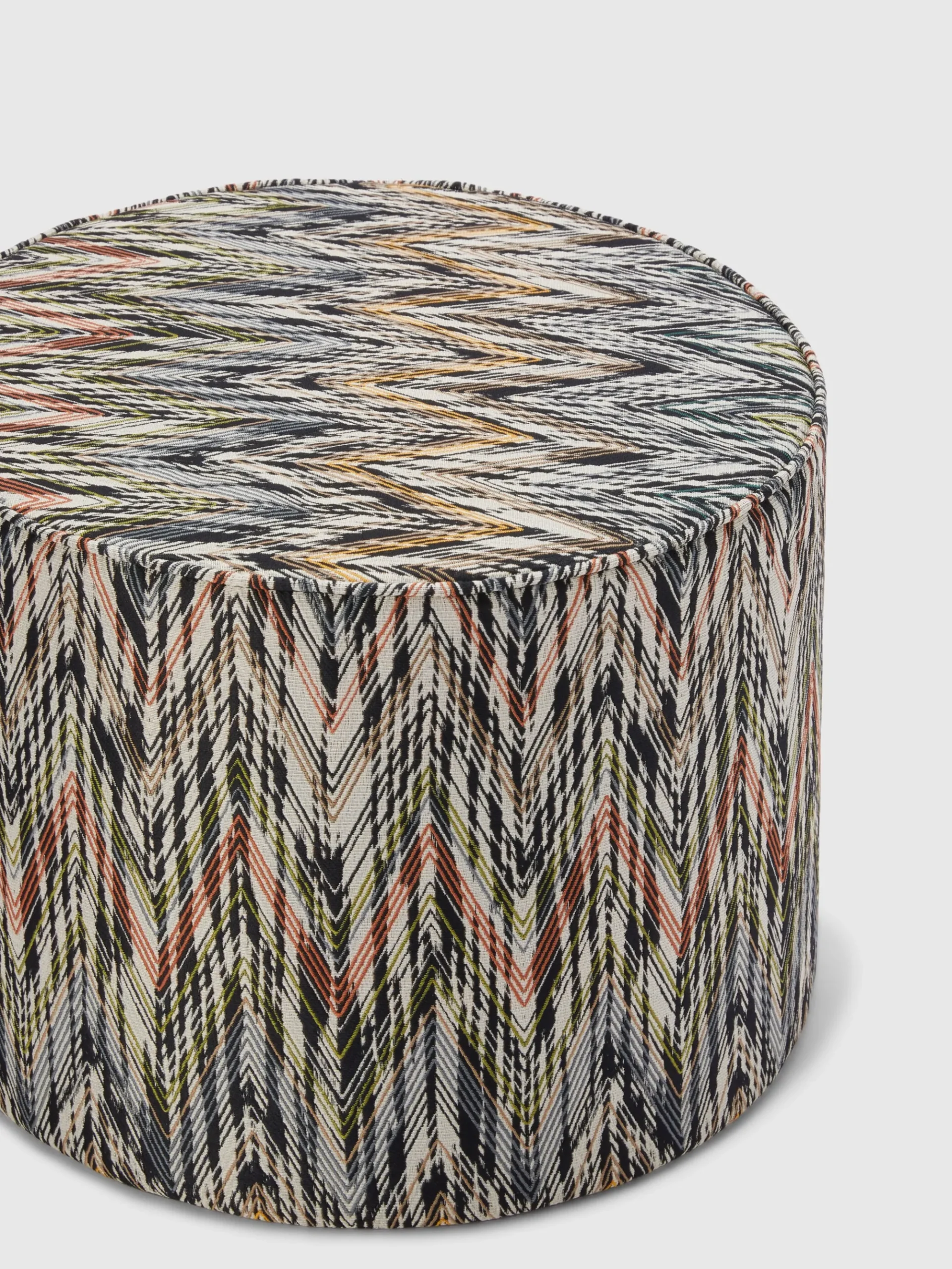 NY cylindrical pouffe 40x30 cm with chevron pattern