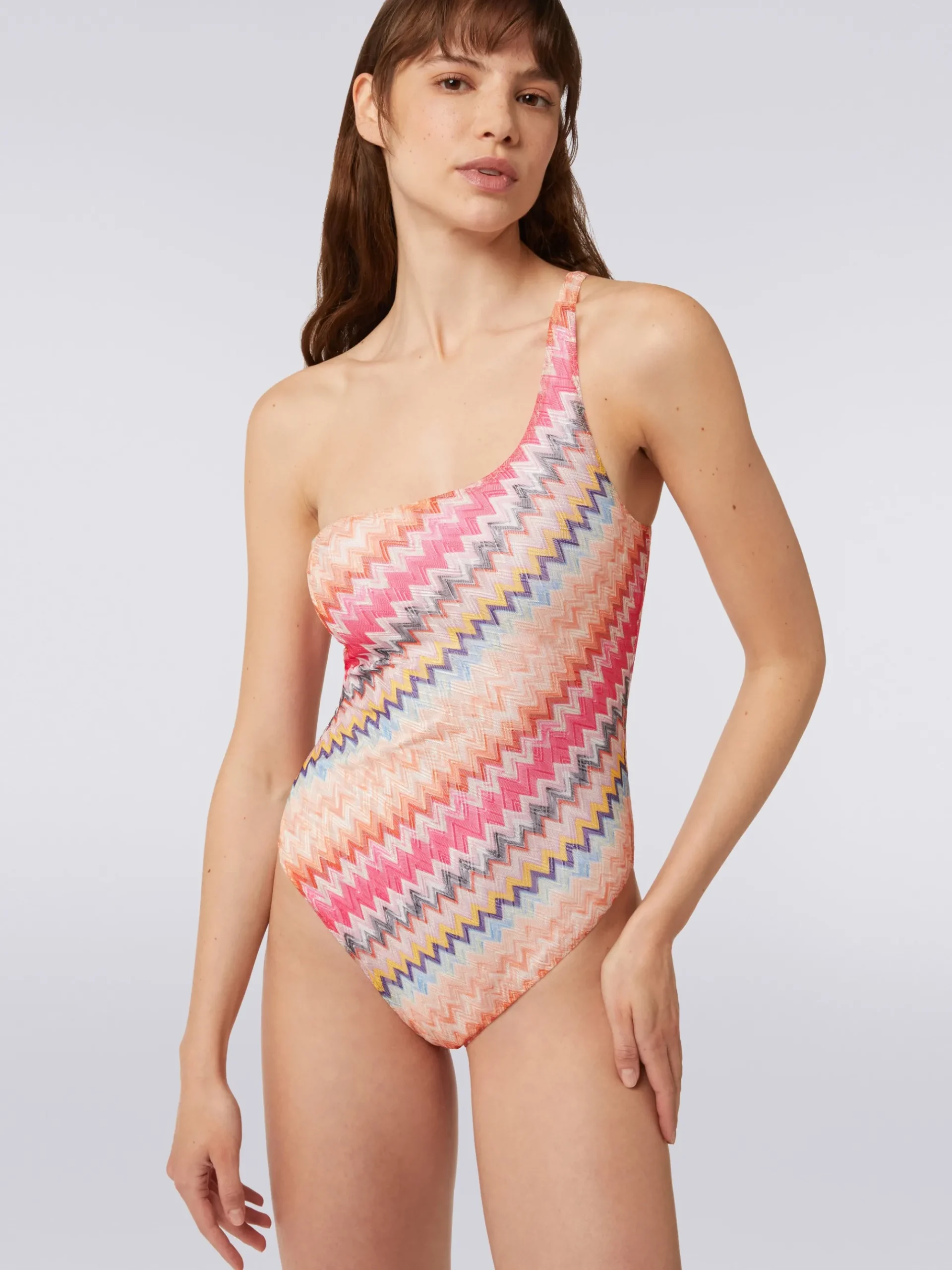 One-shoulder one-piece swimming costume in chevron viscose