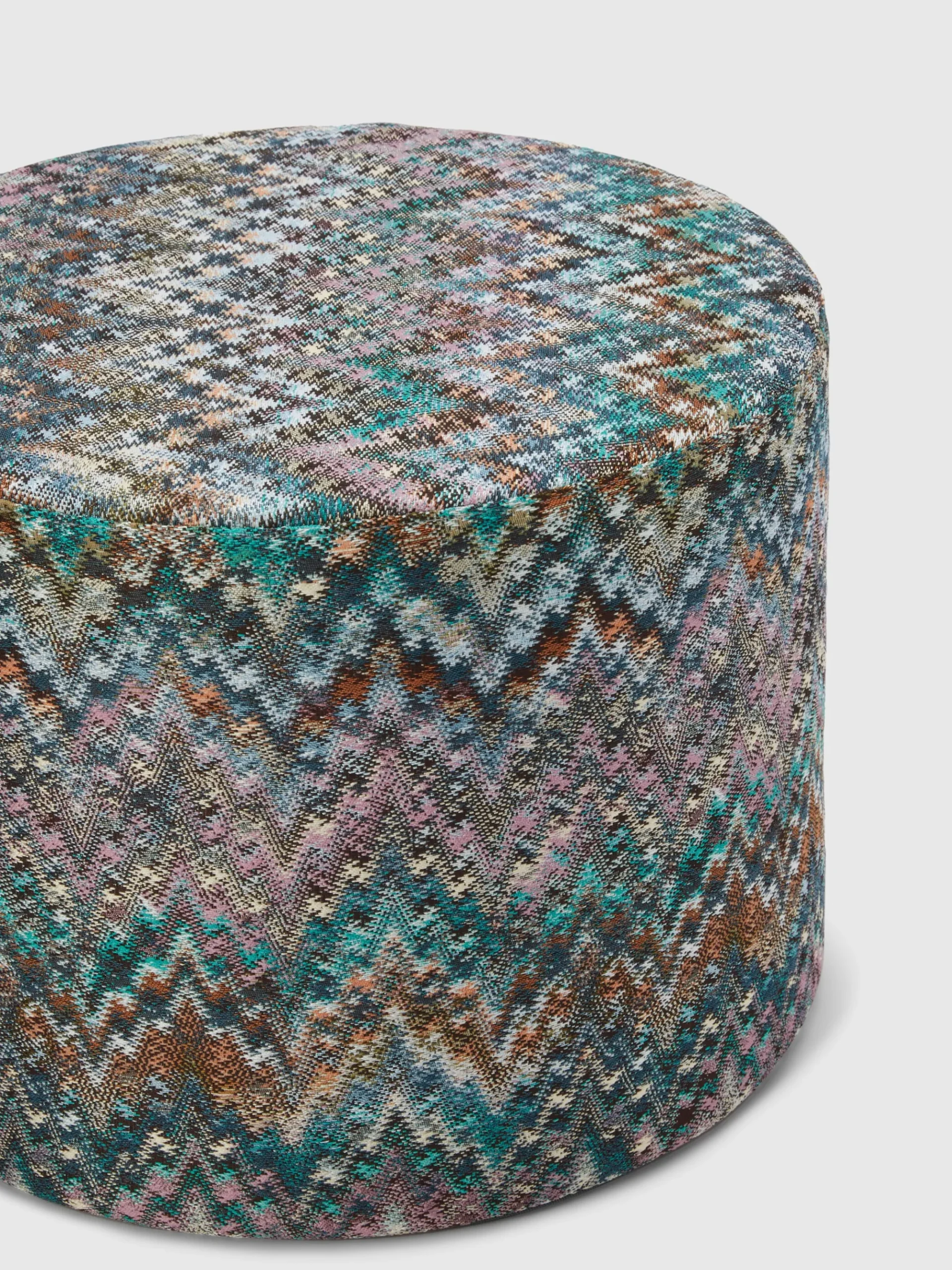Parrot cylindrical pouffe 40x30 cm with zigzag pattern