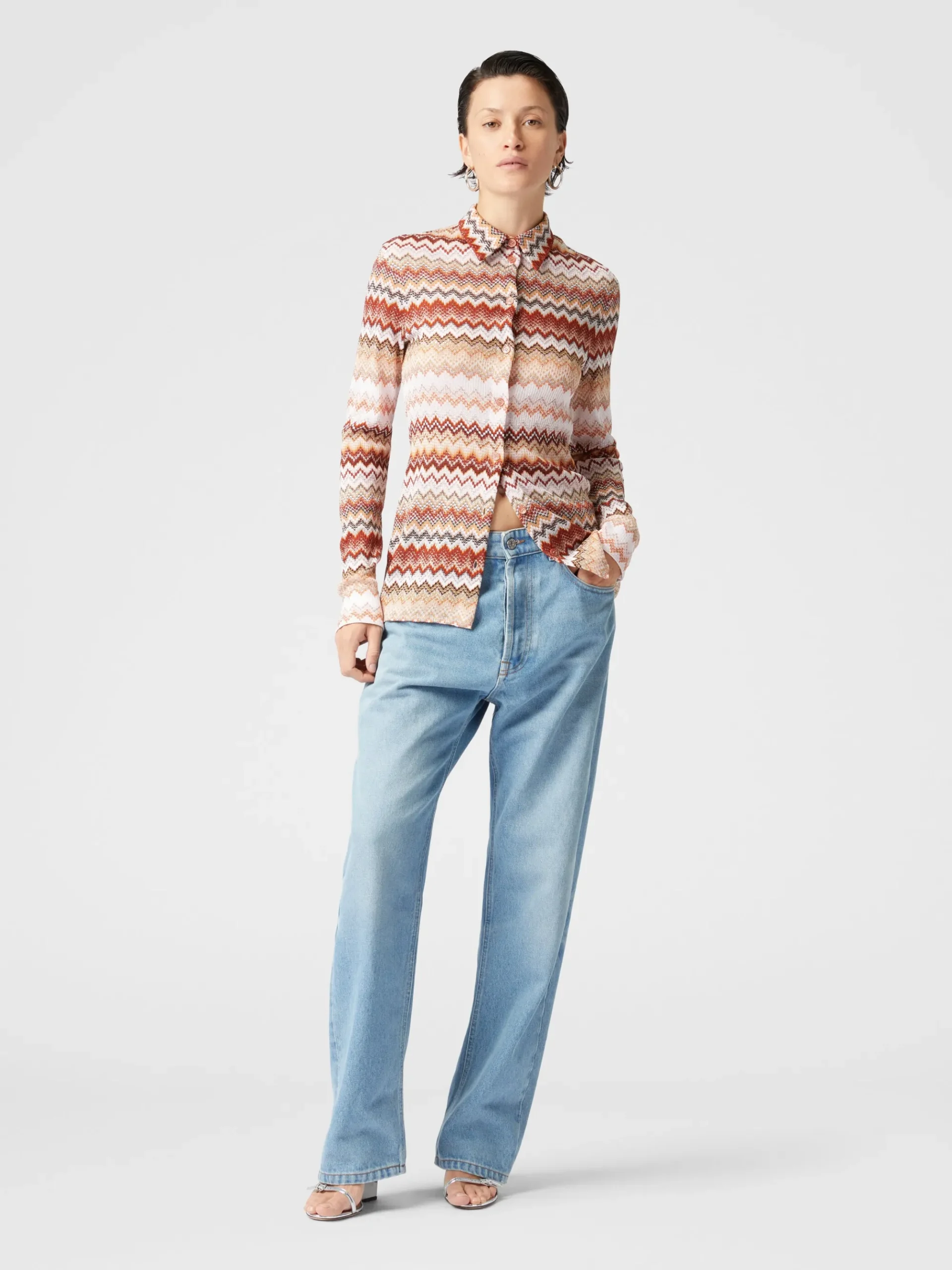 Shirt with serrated lamé zig zag pattern