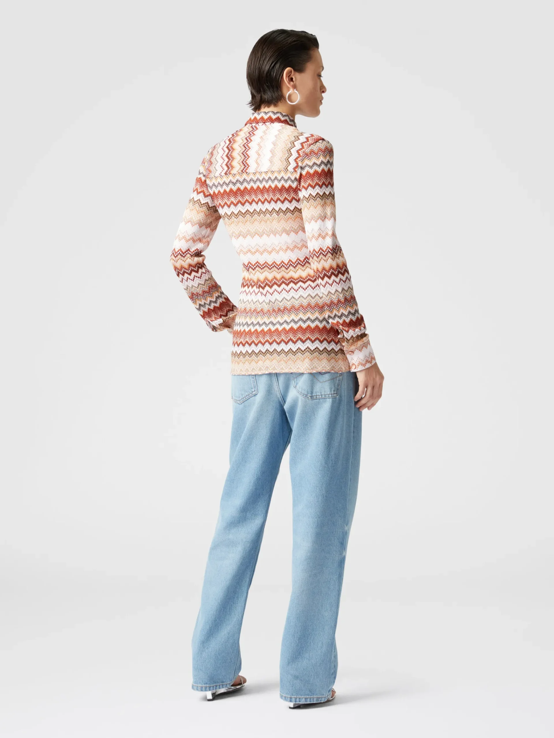 Shirt with serrated lamé zig zag pattern