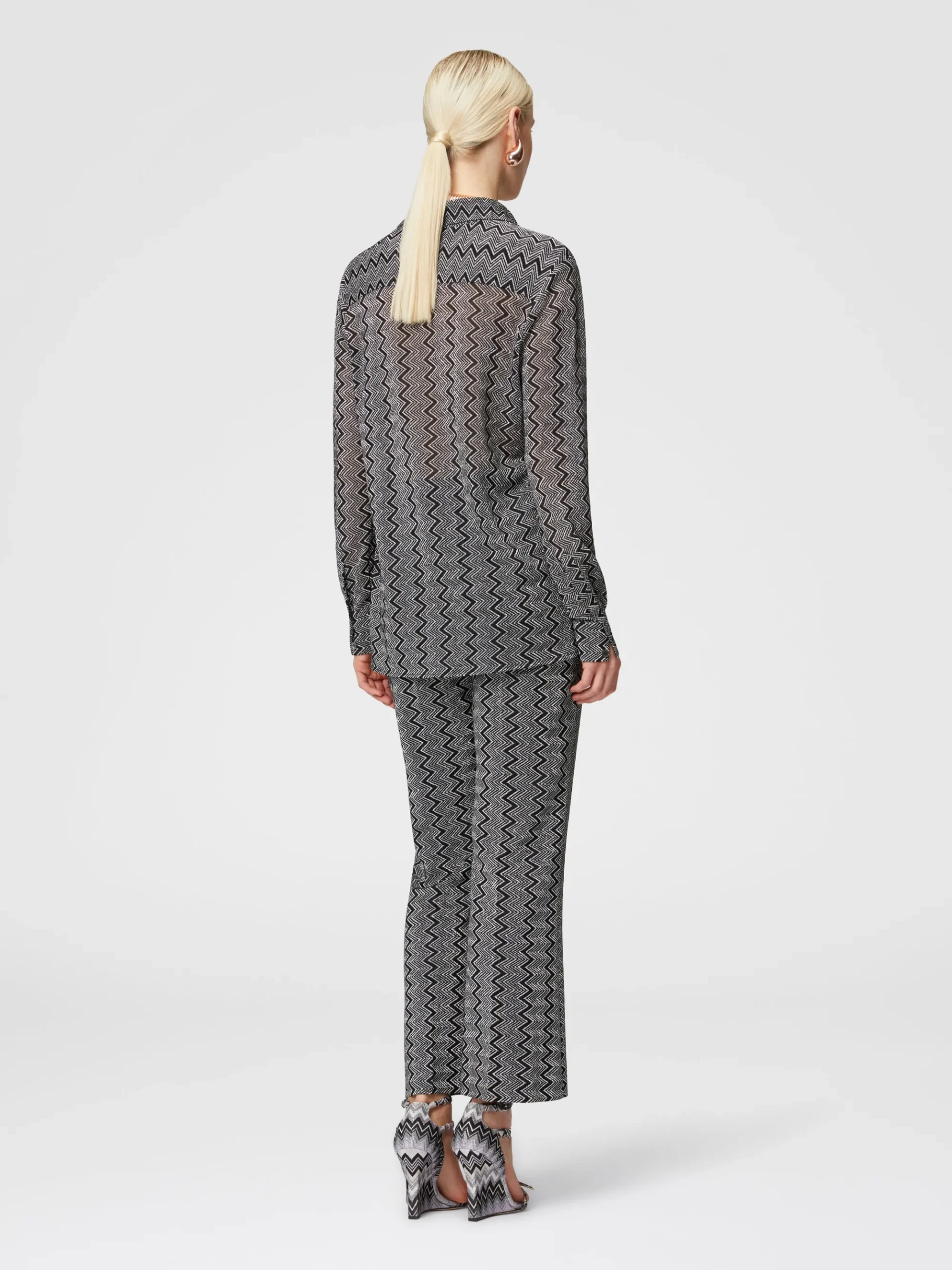 Shirt with zig zag lamé pattern