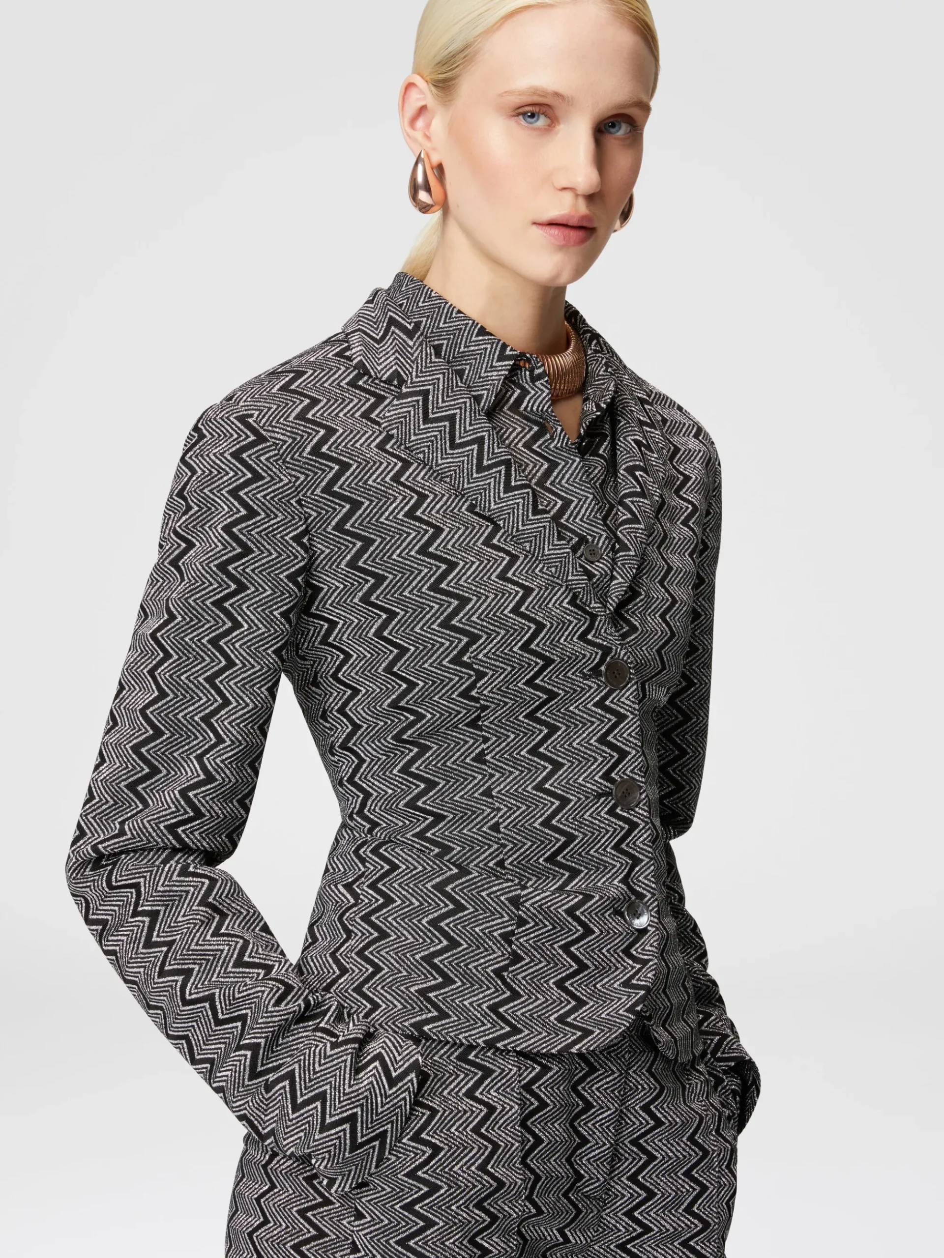 Short blazer in zig zag lamé viscose blend