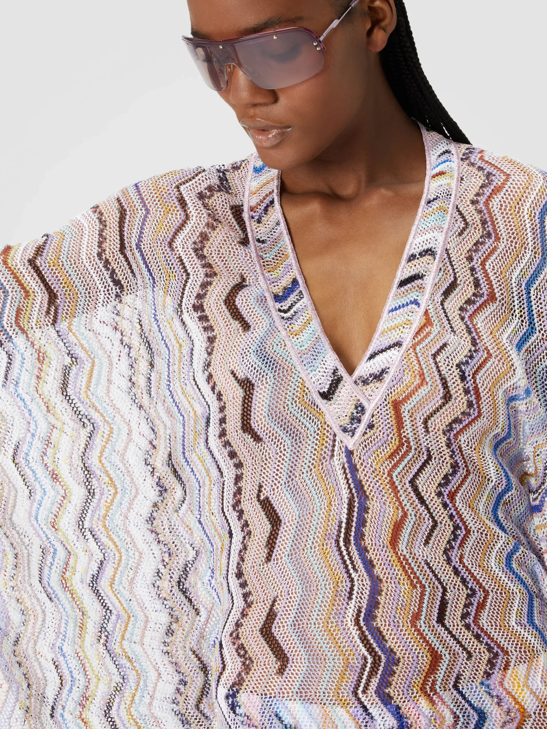 Short cover up kaftan in zigzag crochet with lurex
