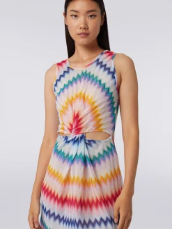 Short cover up with torchon neckline and zigzag print