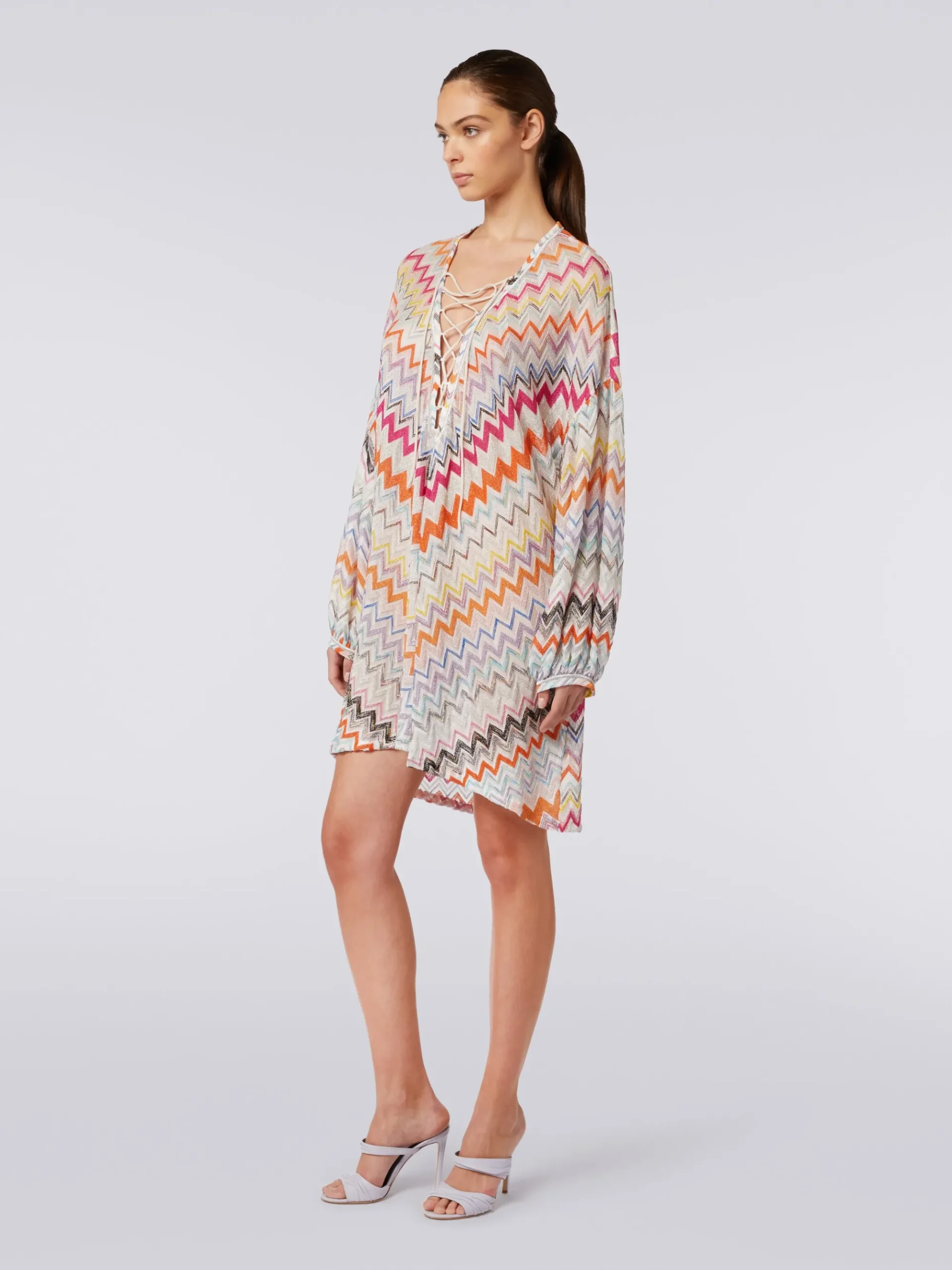 Short cover-up kaftan with zigzag pattern and lurex