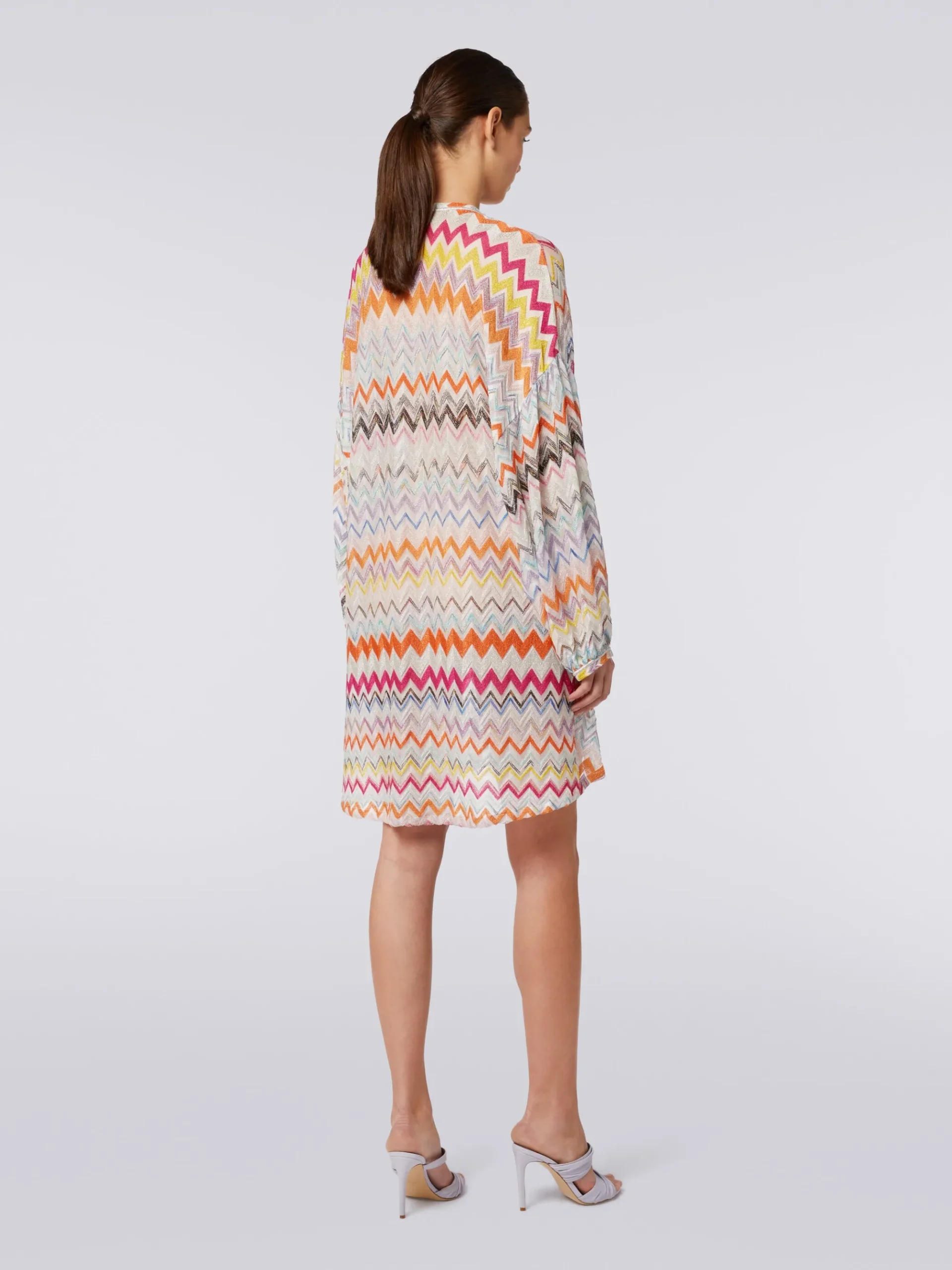 Short cover-up kaftan with zigzag pattern and lurex