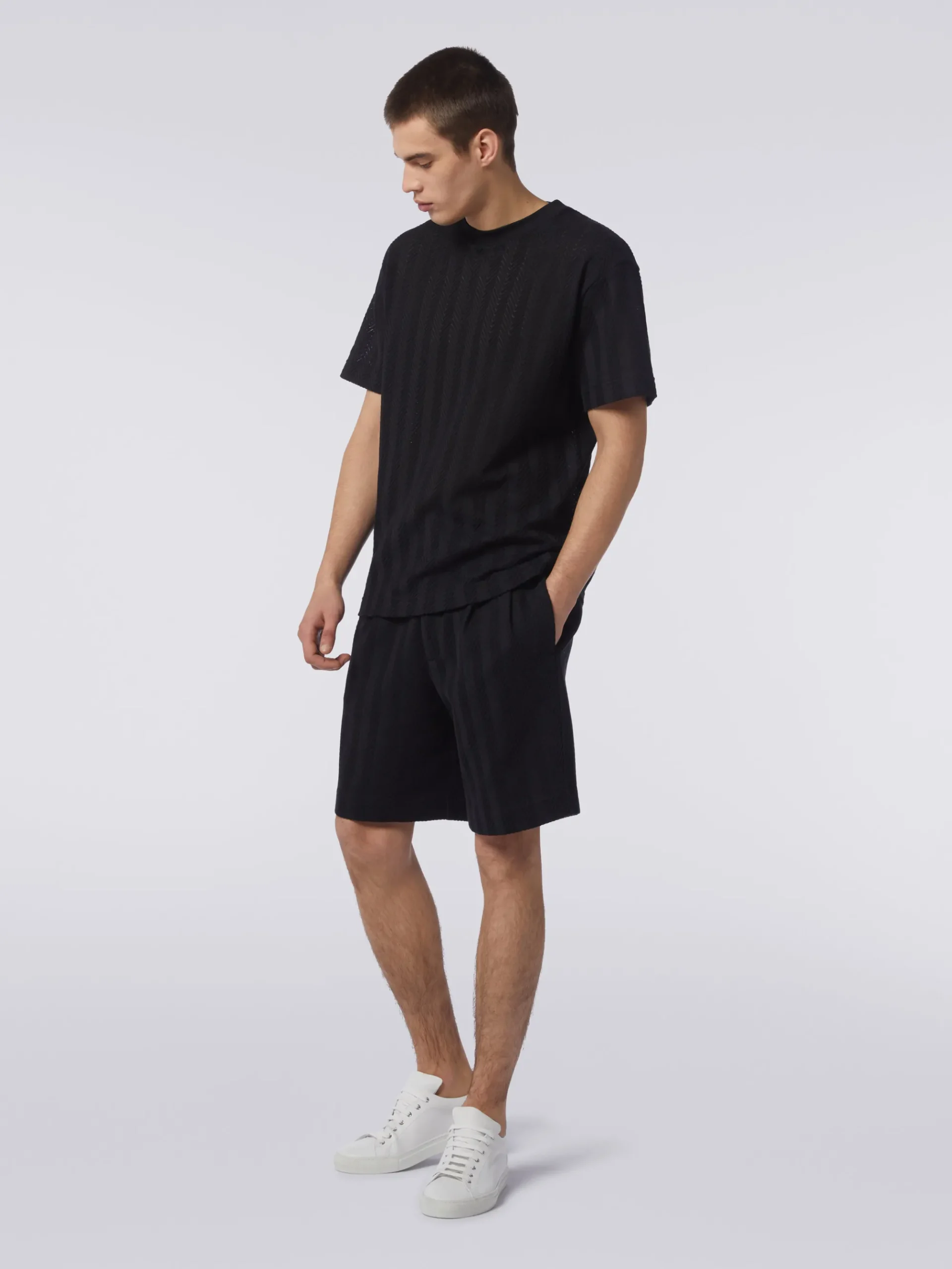 Shorts in zigzag viscose and cotton