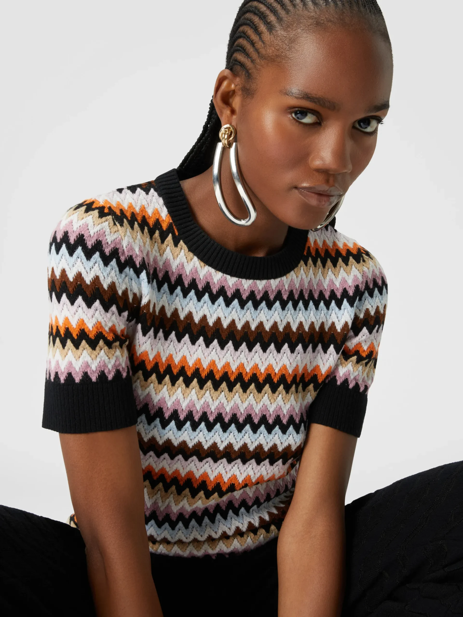 Short-sleeved crewneck pullover in zigzag wool