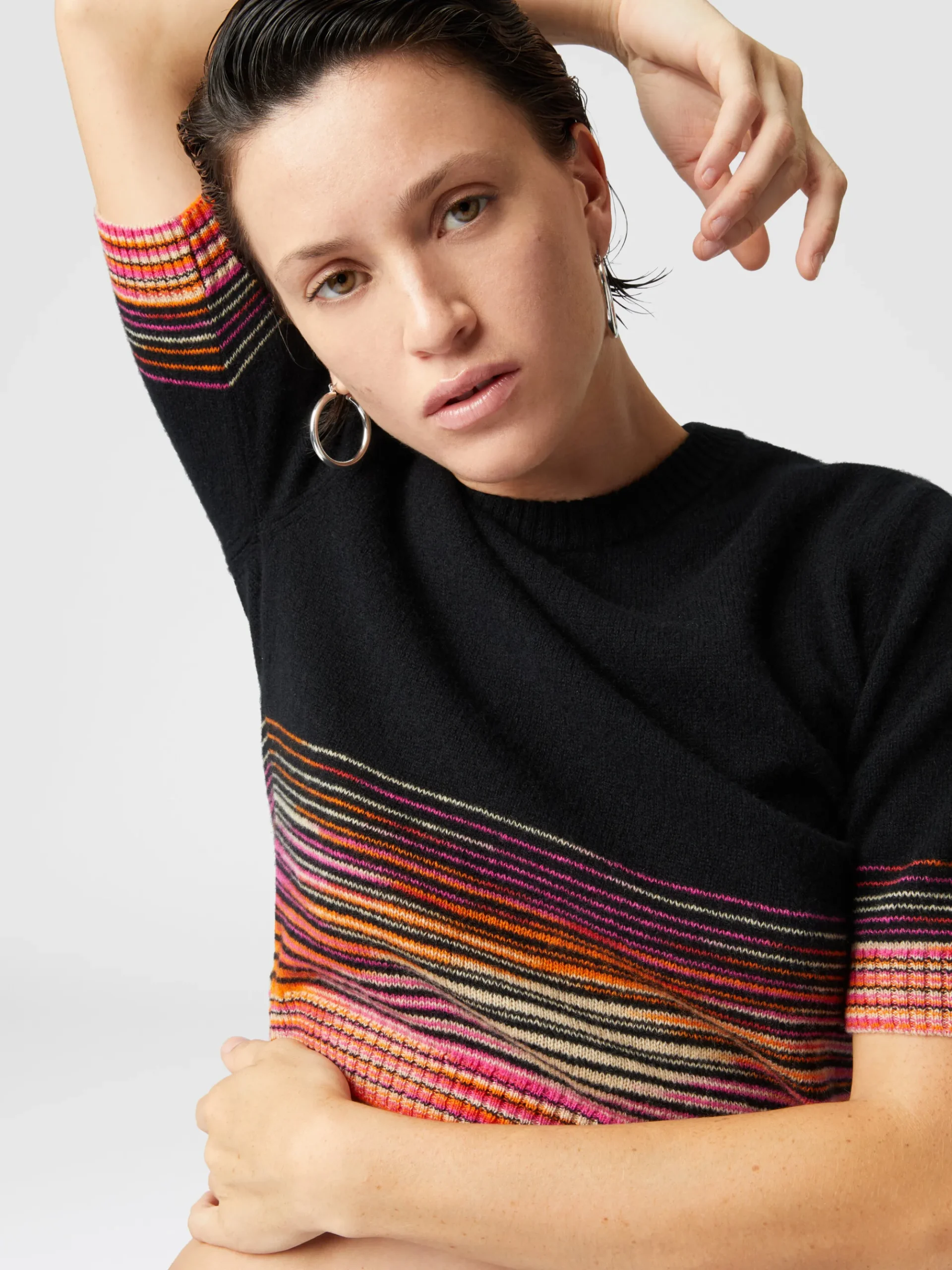 Short-sleeved flared cashmere crewneck crop top