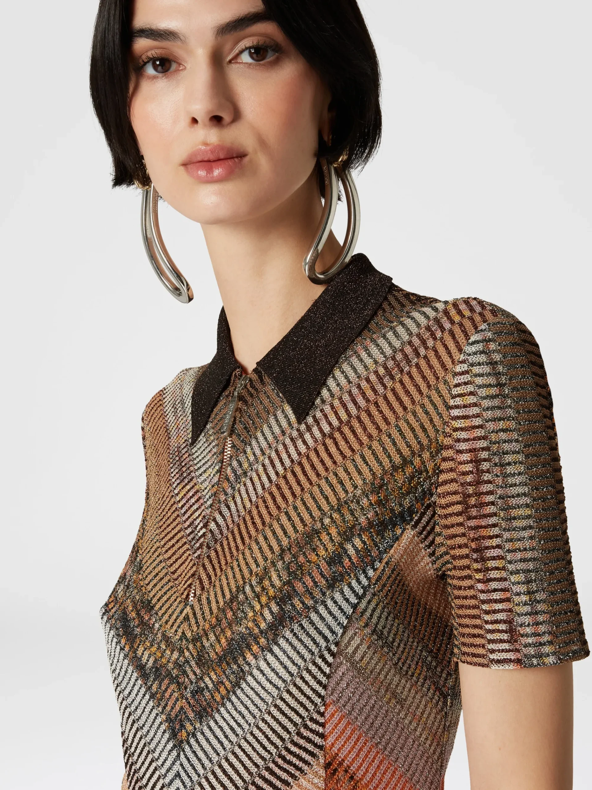 Short-sleeved lamé knit polo shirt