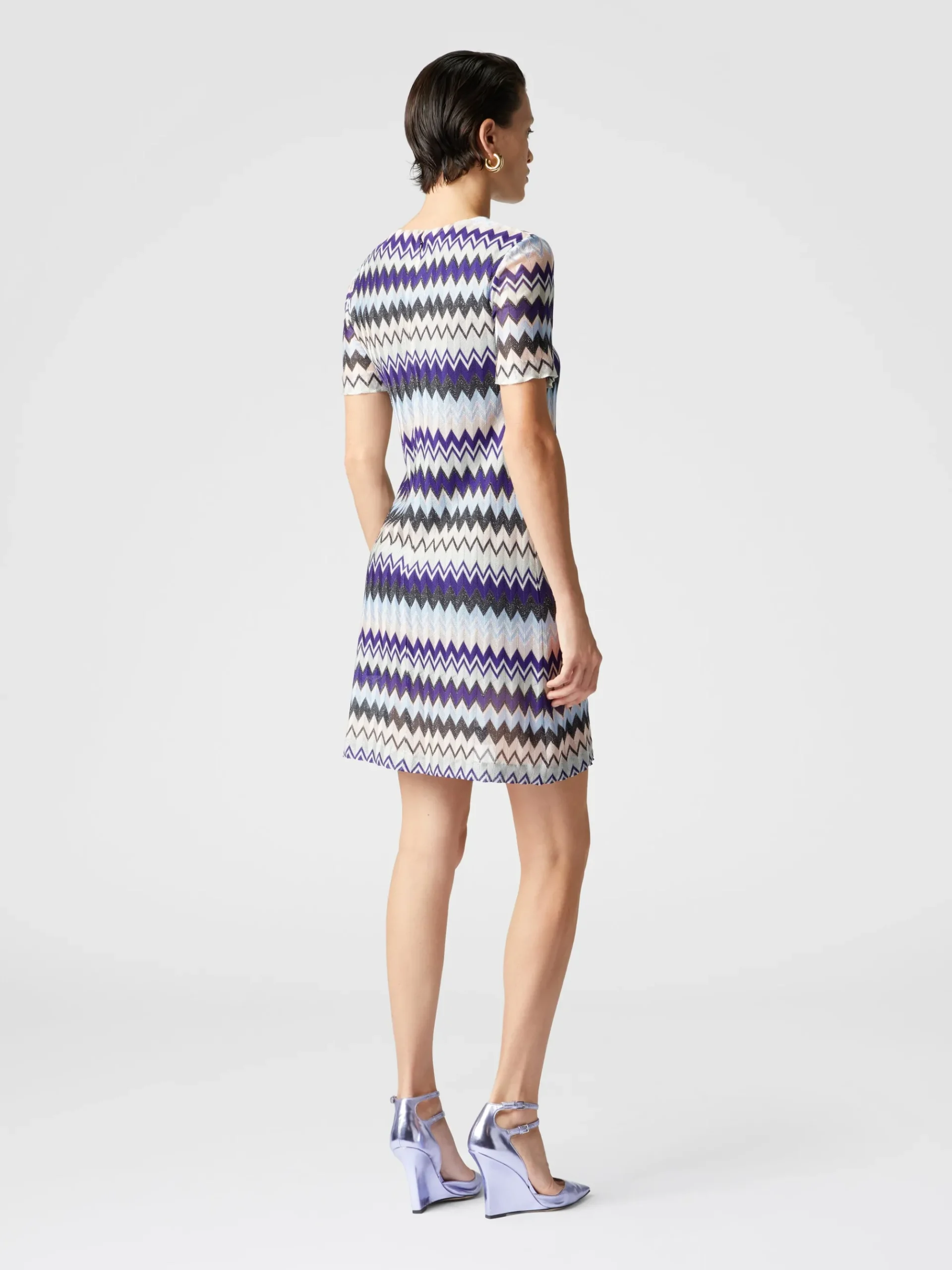 Short-sleeved mini-dress in zig zag lamé viscose
