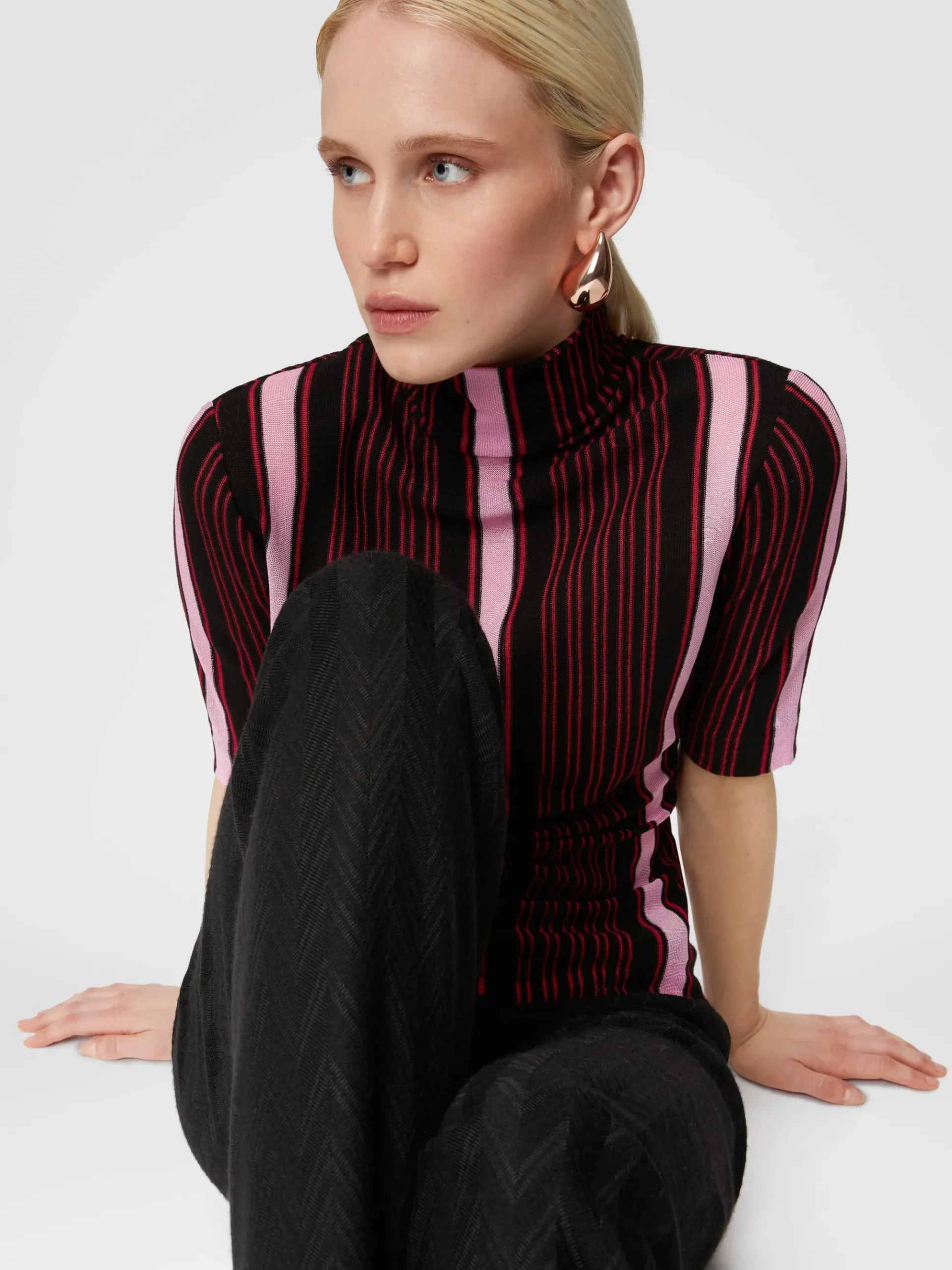 Short-sleeved turtleneck in striped cotton and viscose
