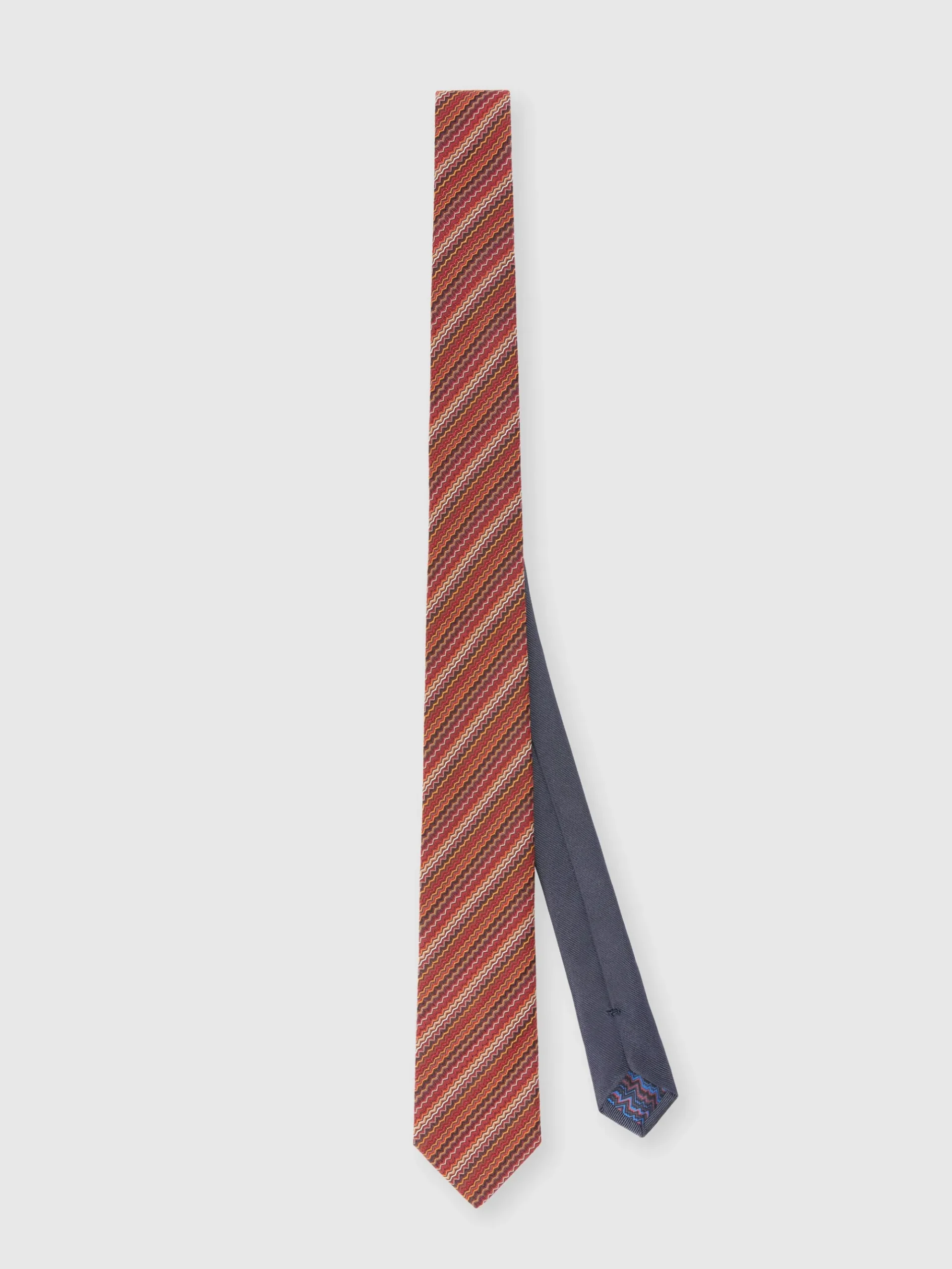 Silk tie with zig zag pattern