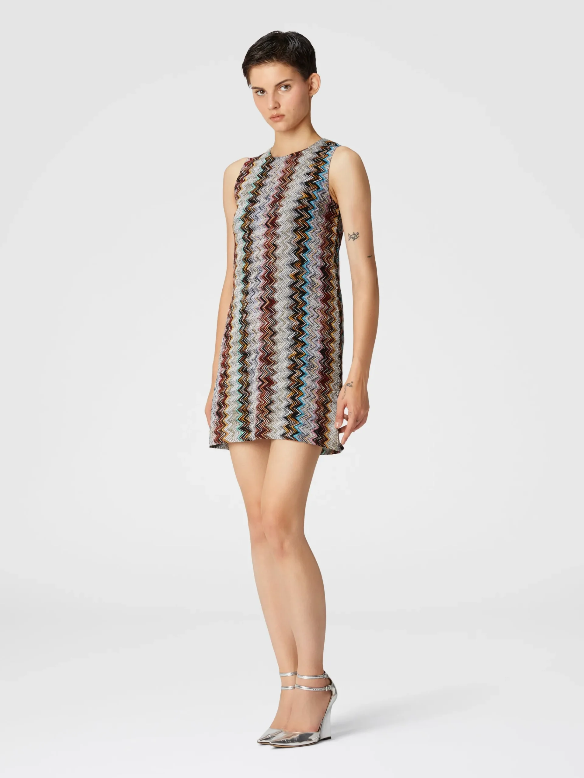 Sleeveless mini-dress in zig zag lamé viscose blend