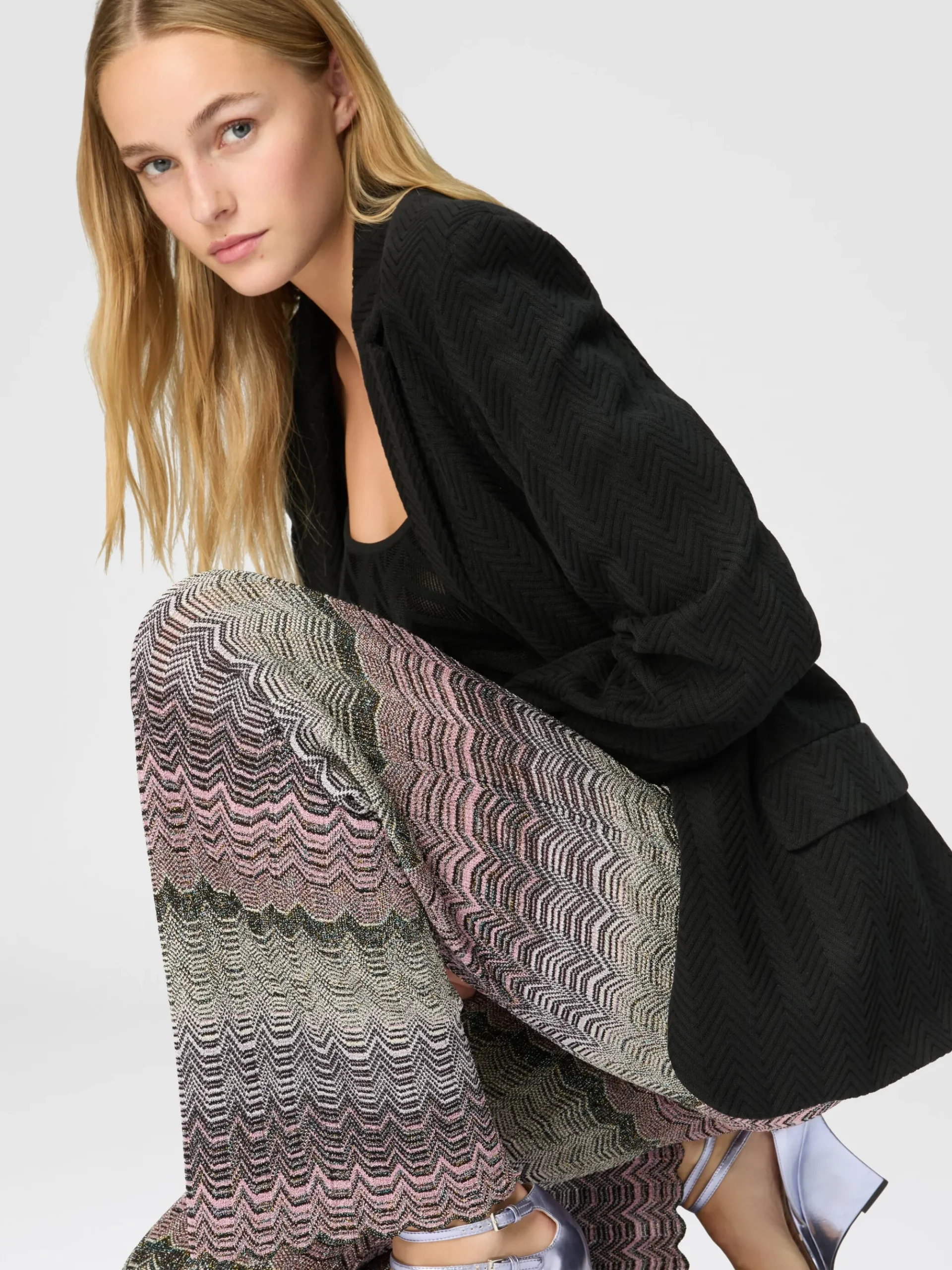 Straight trousers with glare-patterned zig zag lamé