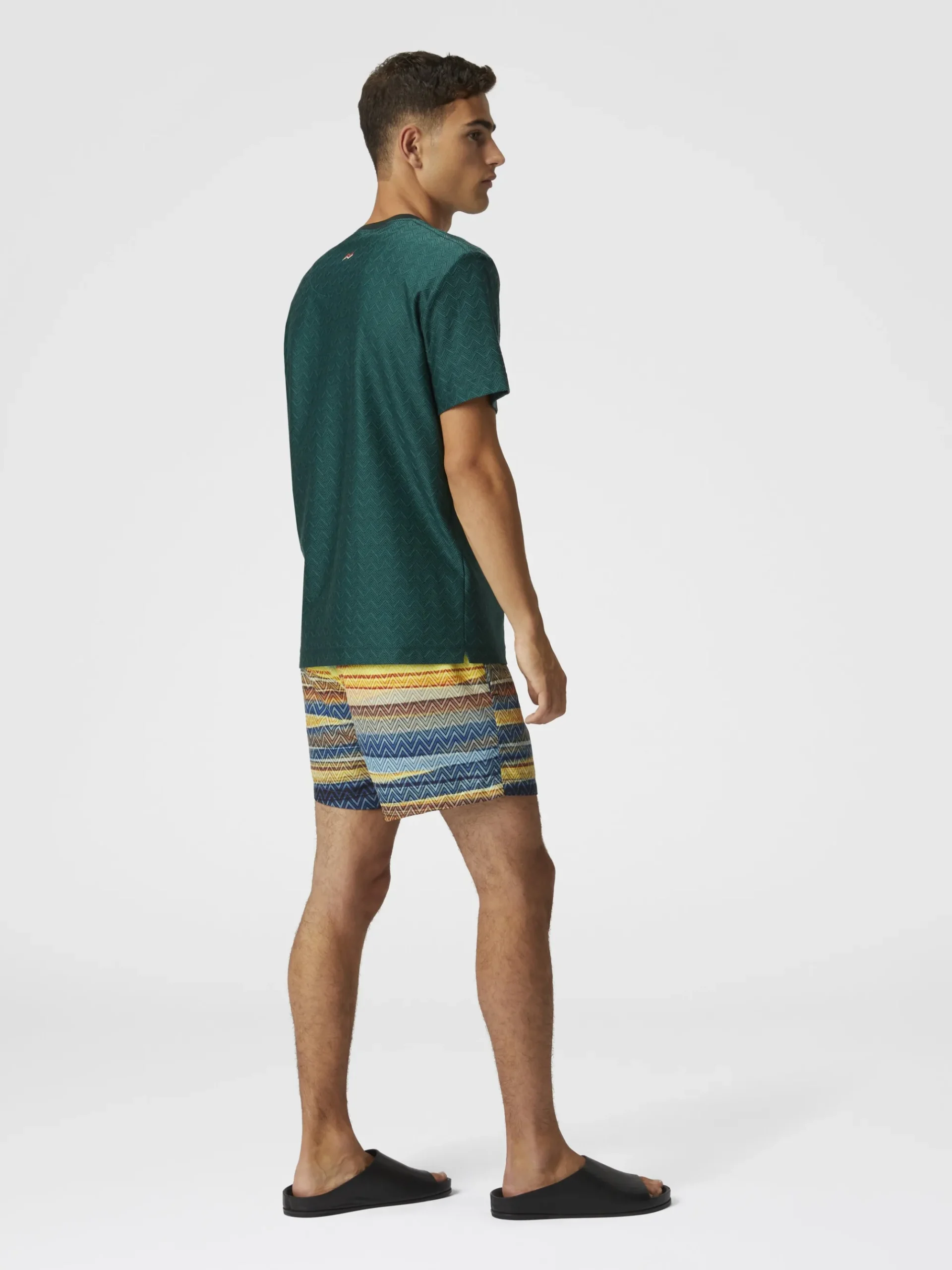 Swim shorts with gradient zigzag print