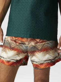 Swim shorts with macro zig zag dégradé print