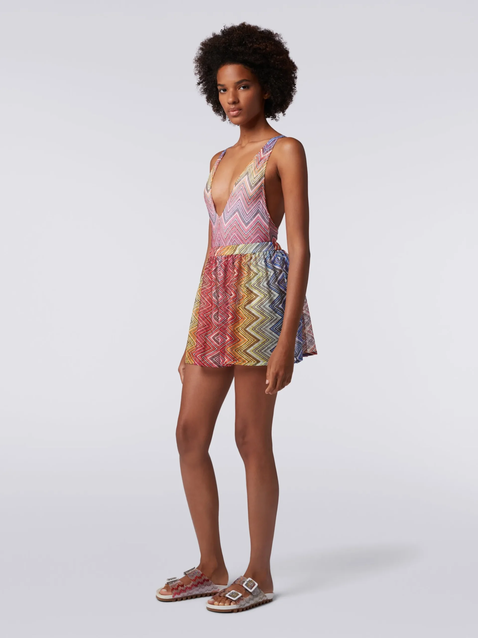 Swimming shorts in zigzag print fabric