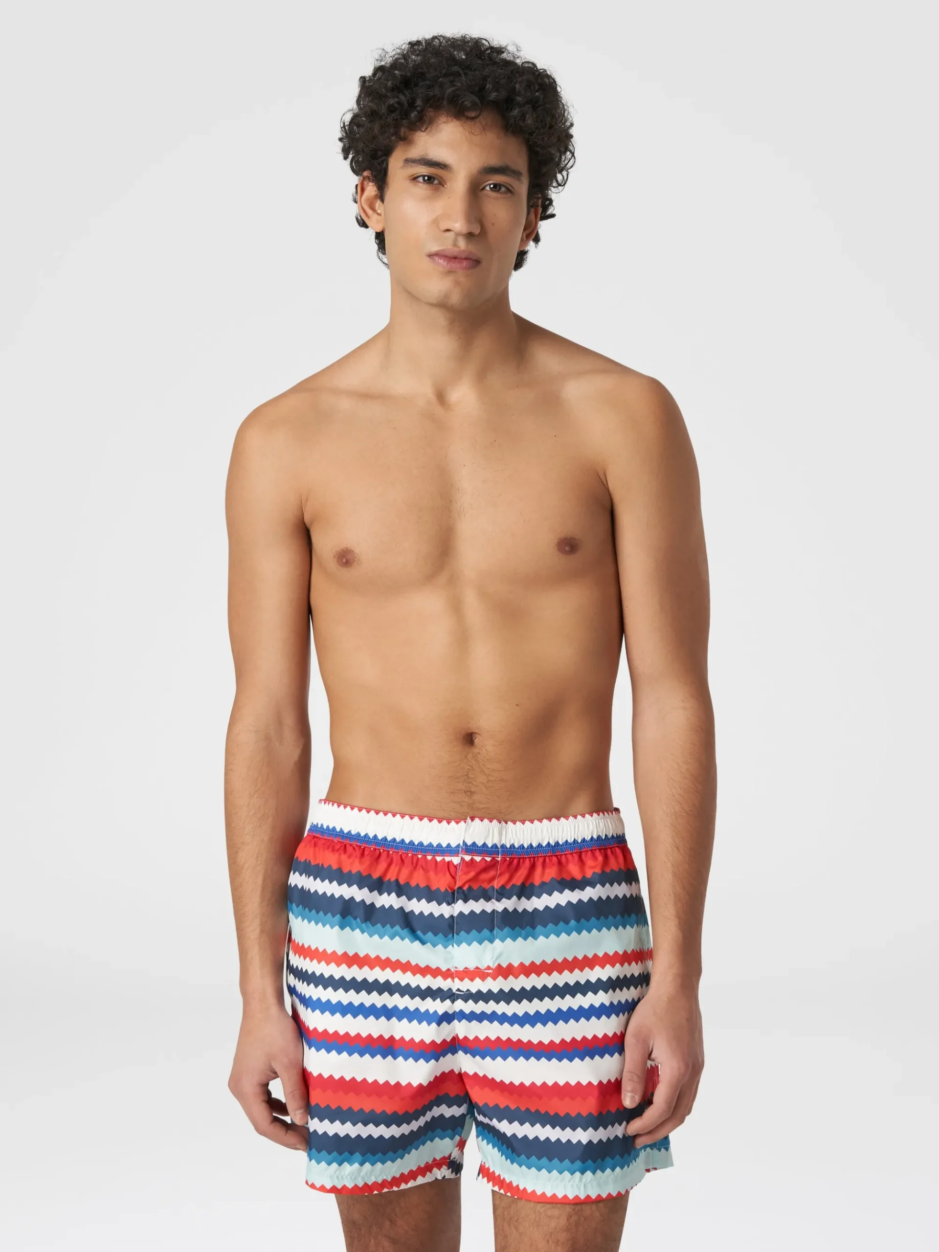 Swimming trunks in small zigzag print nylon