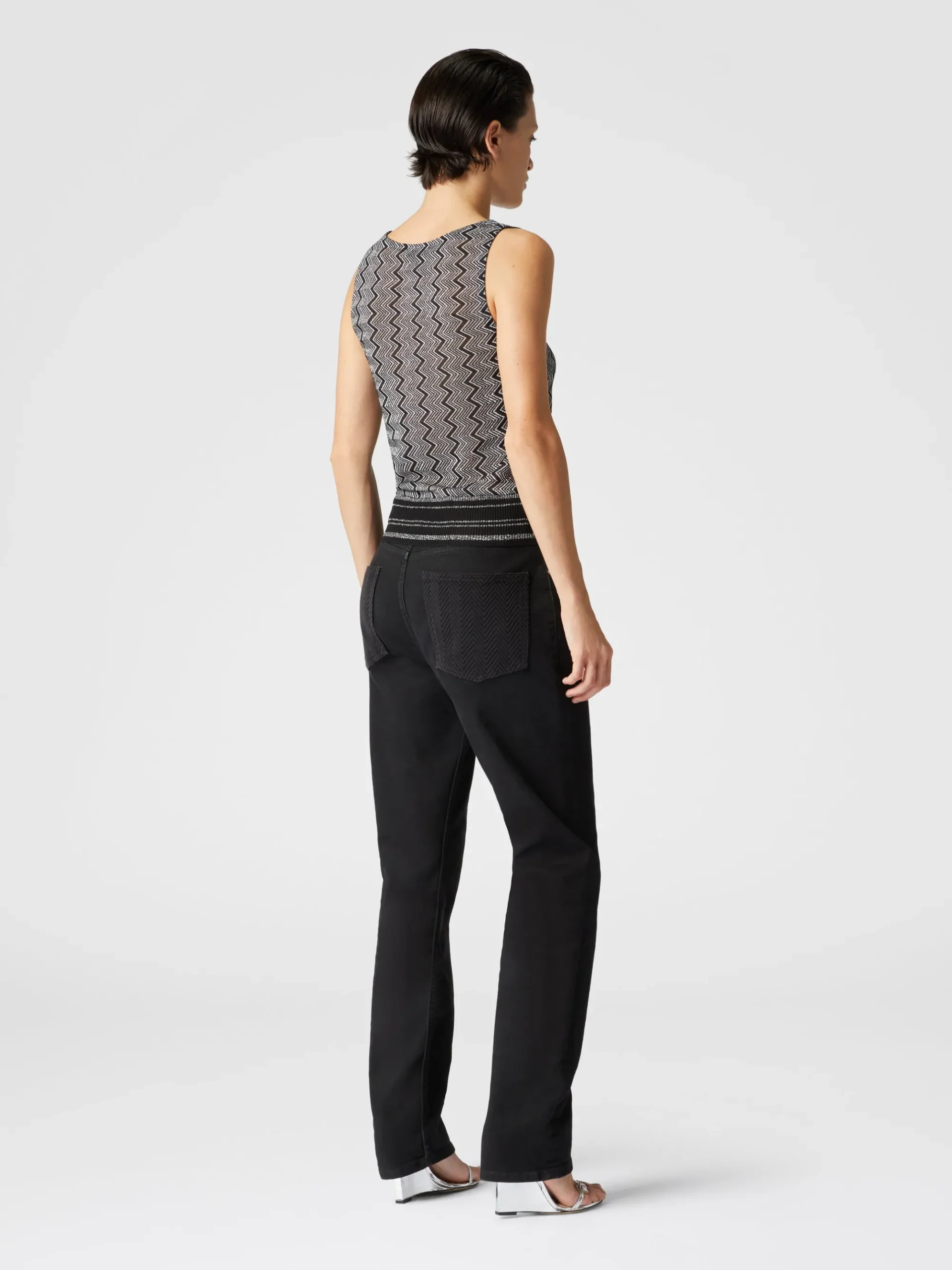Top with zig zag lamé motif