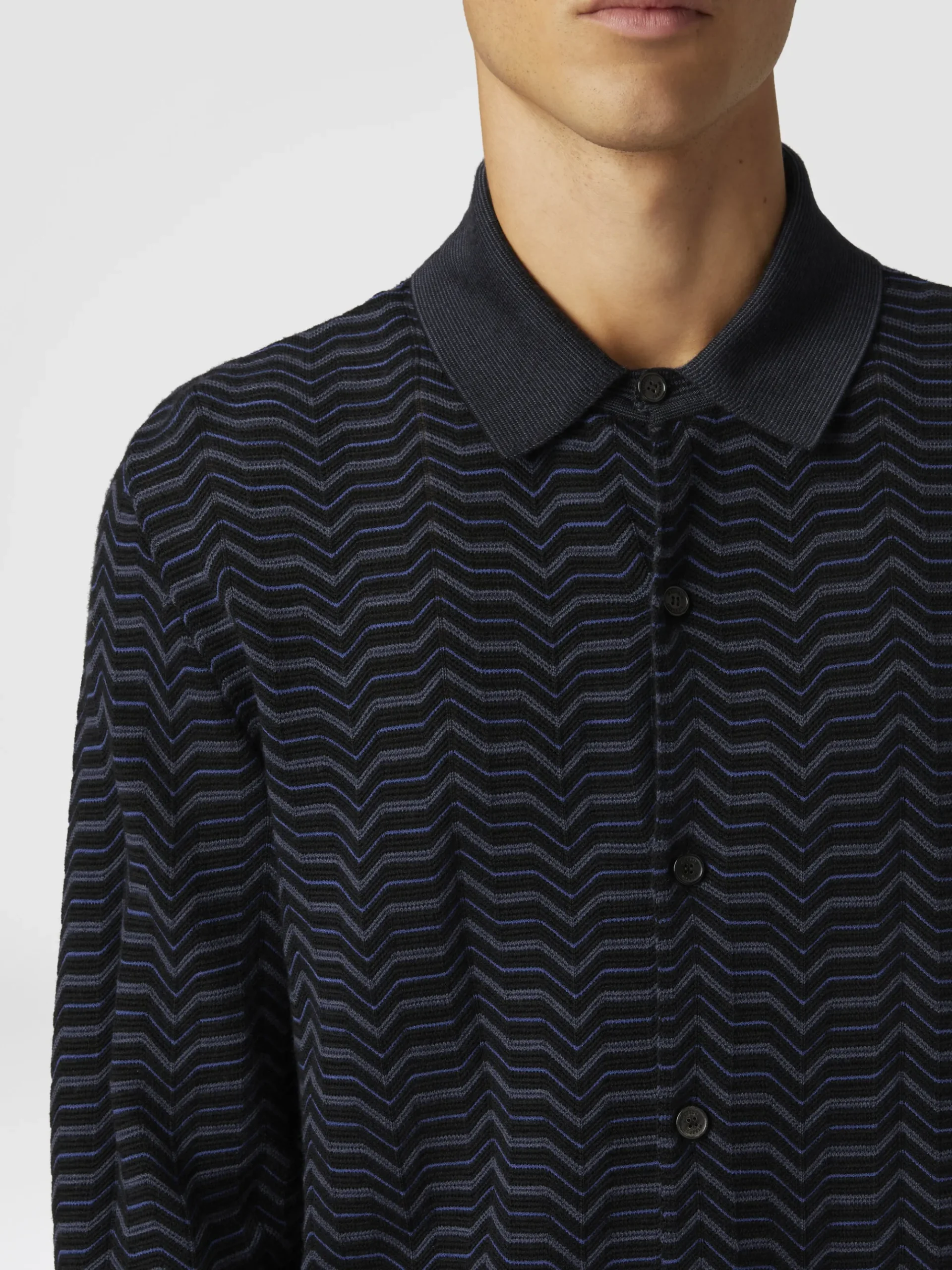 Wool and viscose knit shirt with waves
