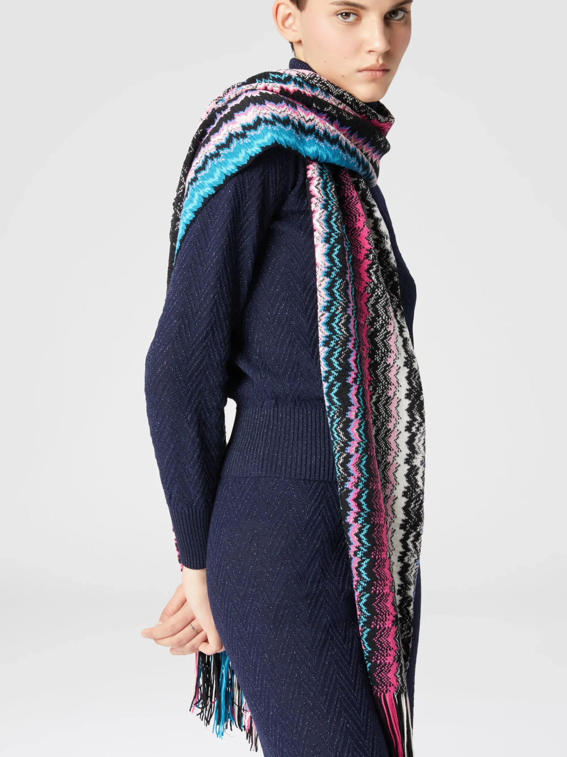 Wool and viscose scarf with fringes